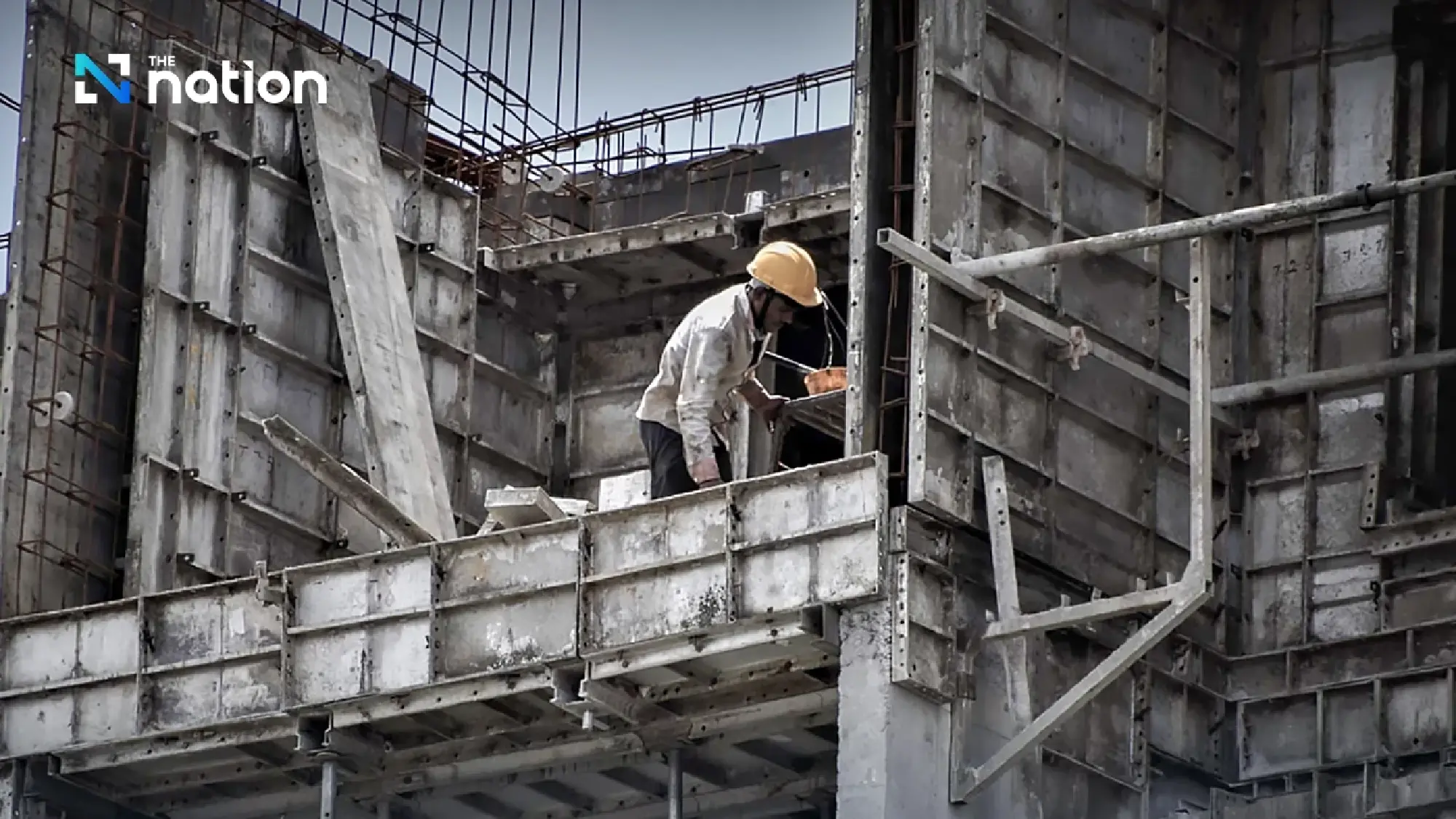 Migrant workers must buy health insurance to state cut costs