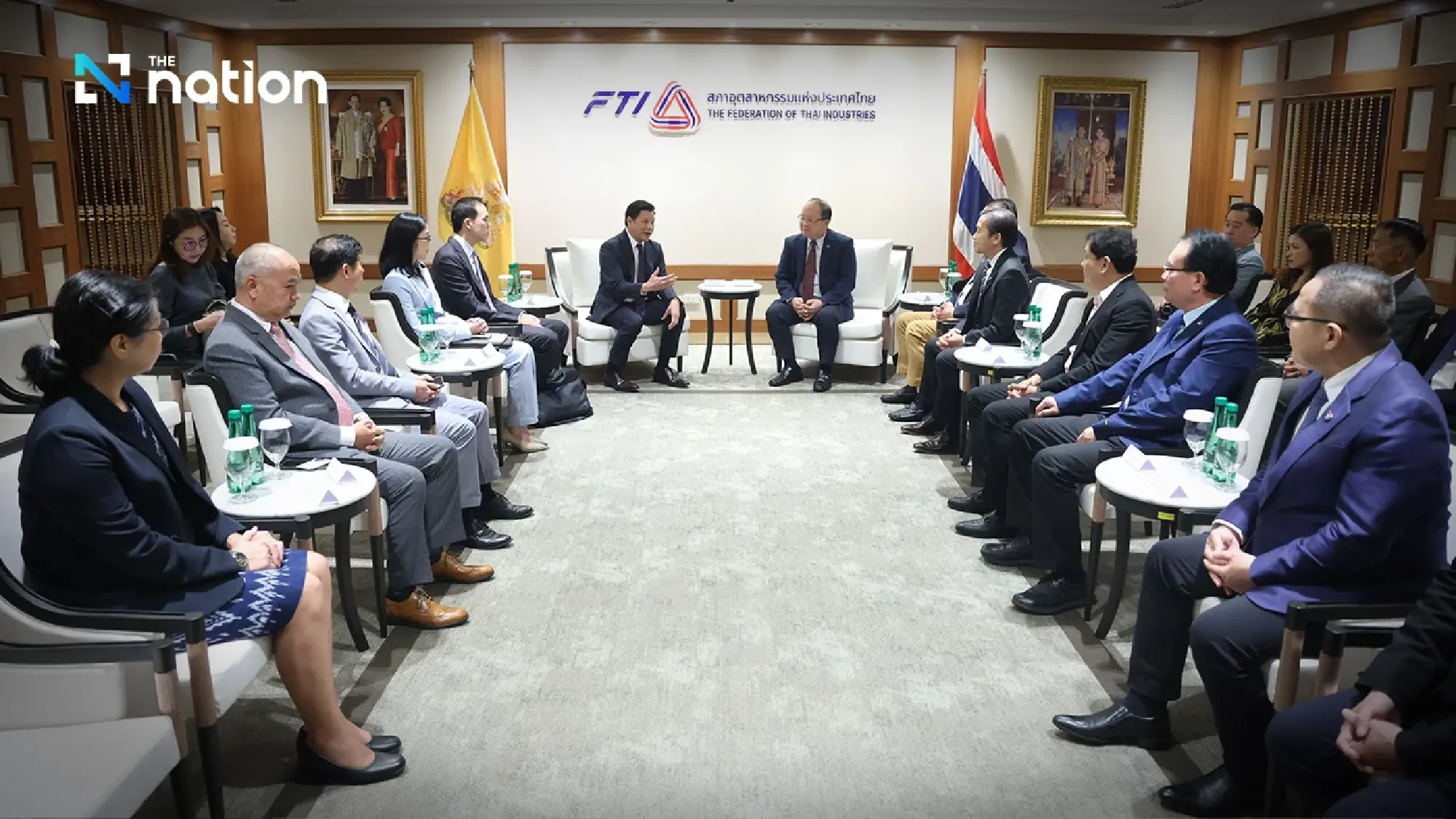 (from left) Vitai Ratanakorn and Kriengkrai Thiennukul