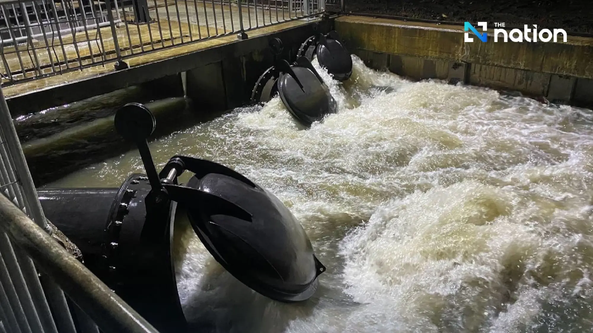 Bangkok governor says flood situation improving, but warns of high tides next week