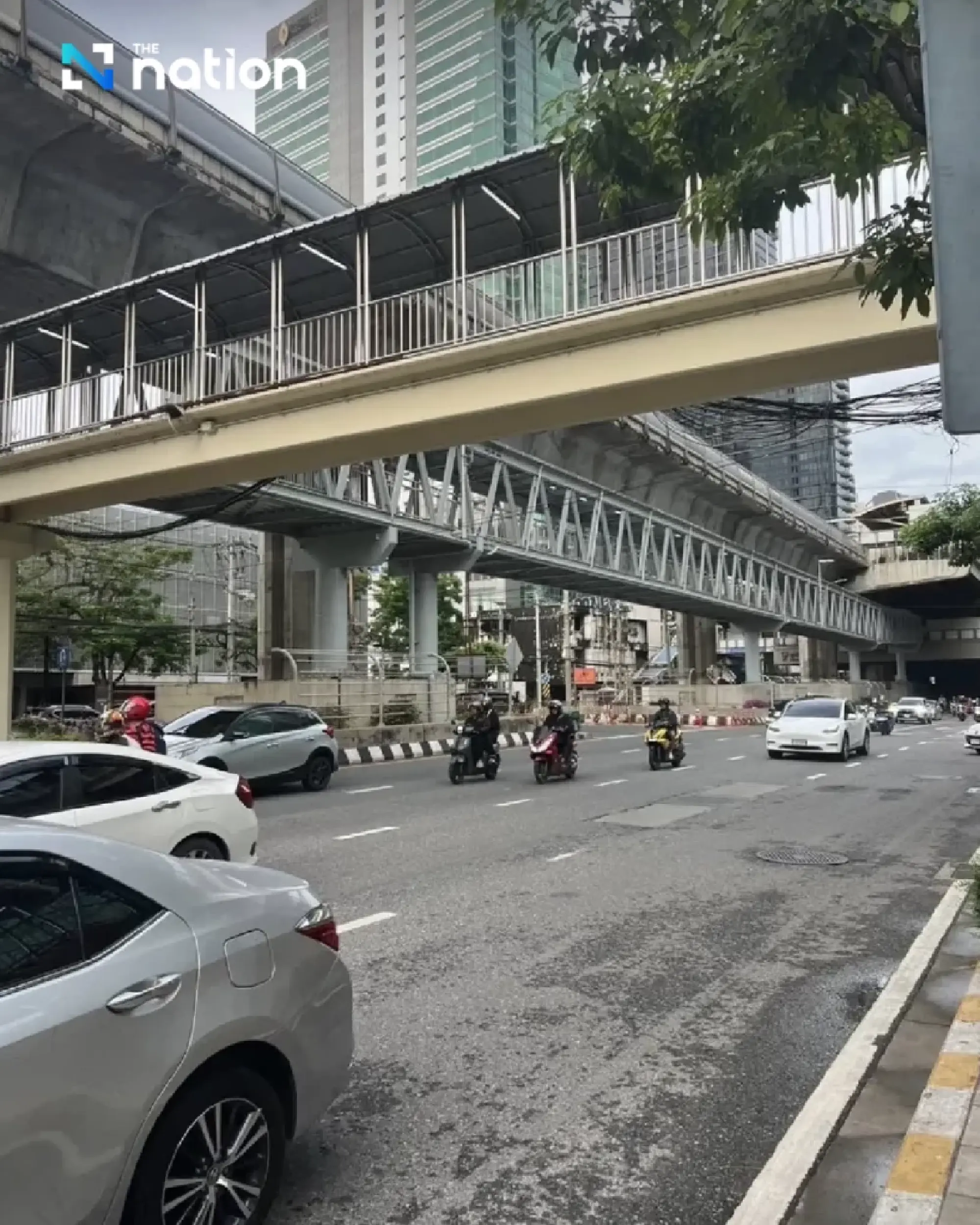 BTS Surasak-Bangkok Christian Skywalk opens ahead of schedule, easing Sathorn traffic