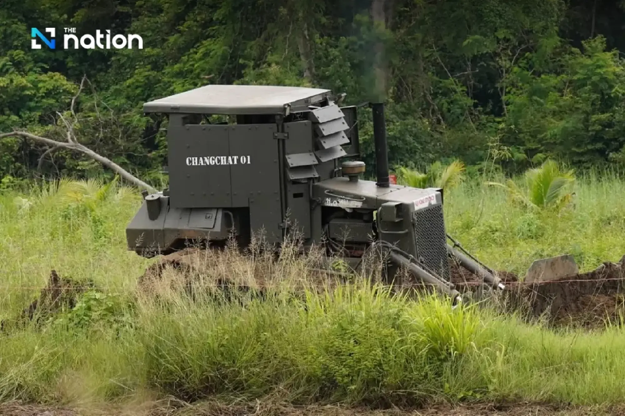 First Army Area deploys crowd control and bomb disposal units at Sa Kaeo border