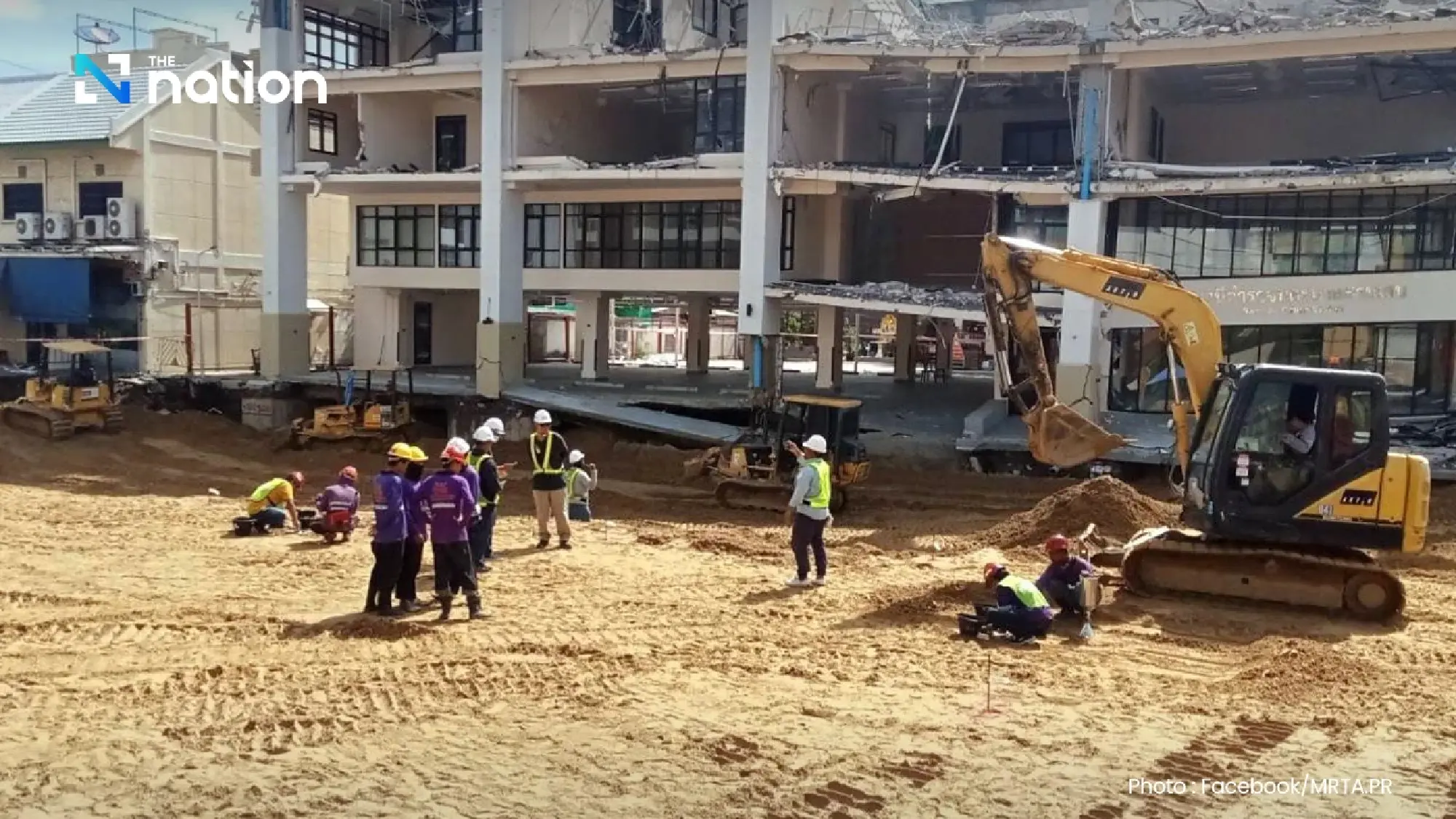 Bangkok governor inspects Samsen road, confirms MRT tunnel remains stable