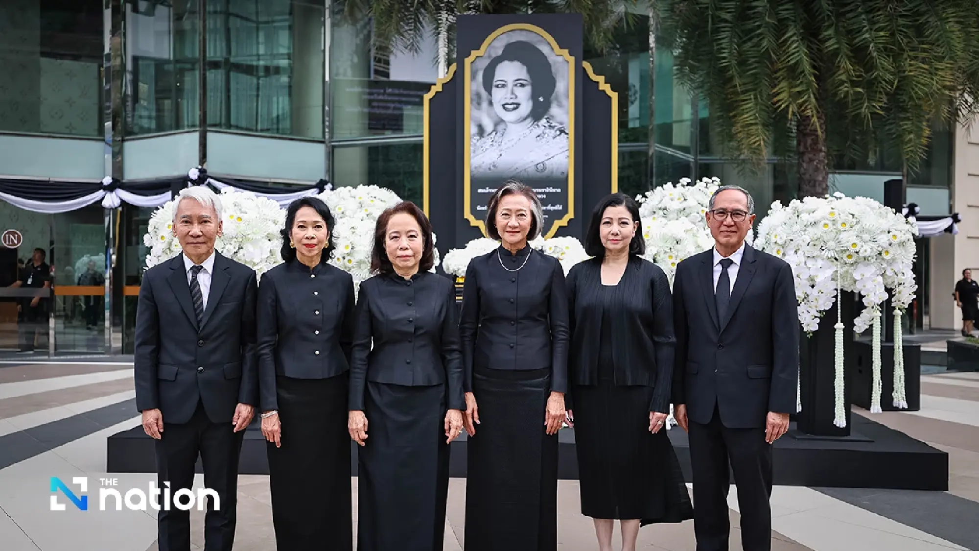 Siam Piwat holds almsgiving ceremony to honour Queen Sirikit The Queen Mother