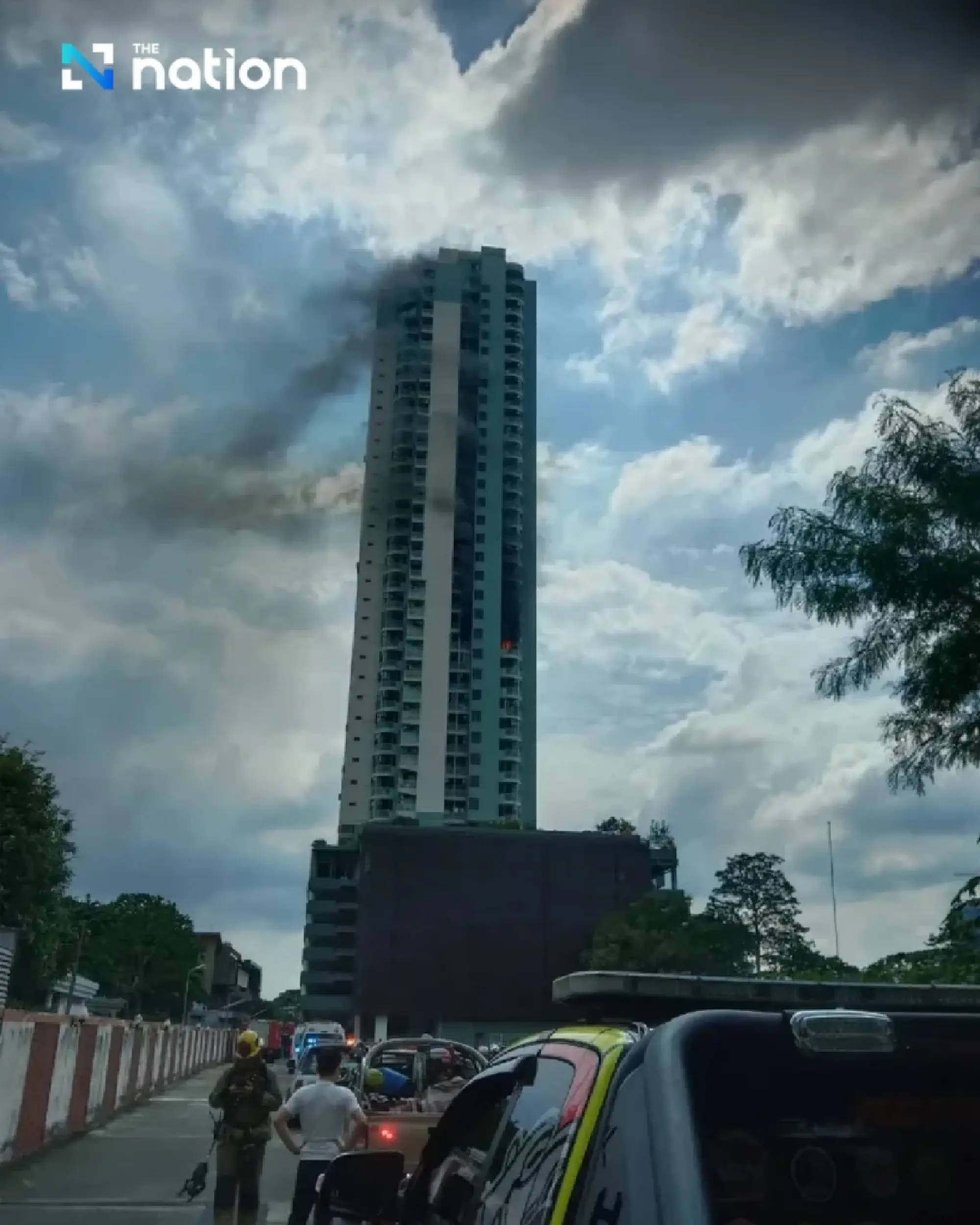 Fire Breaks Out at 38-Storey Condo Opposite Famous Mall in Pin Klao