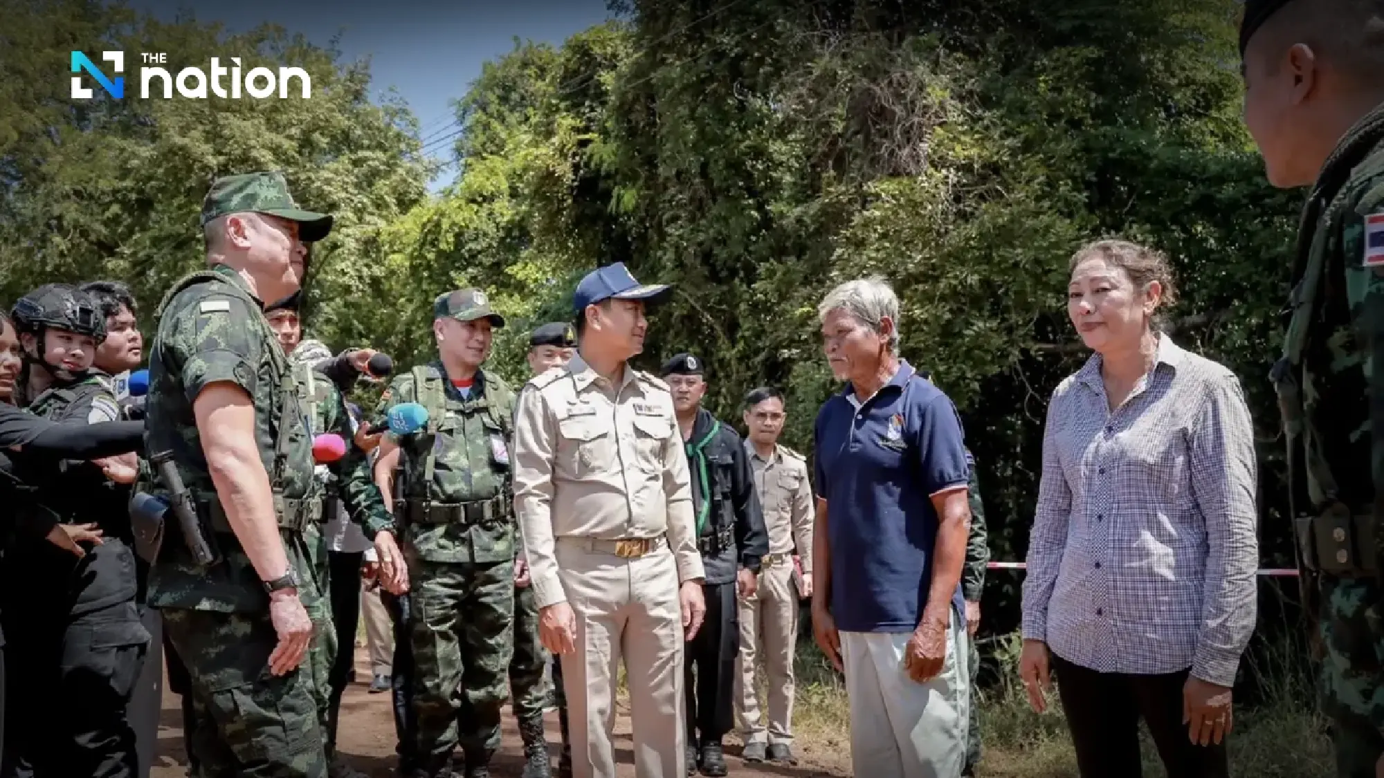 1st Army Region and Sa Kaeo governor clear landmines in Ban Nong Chan