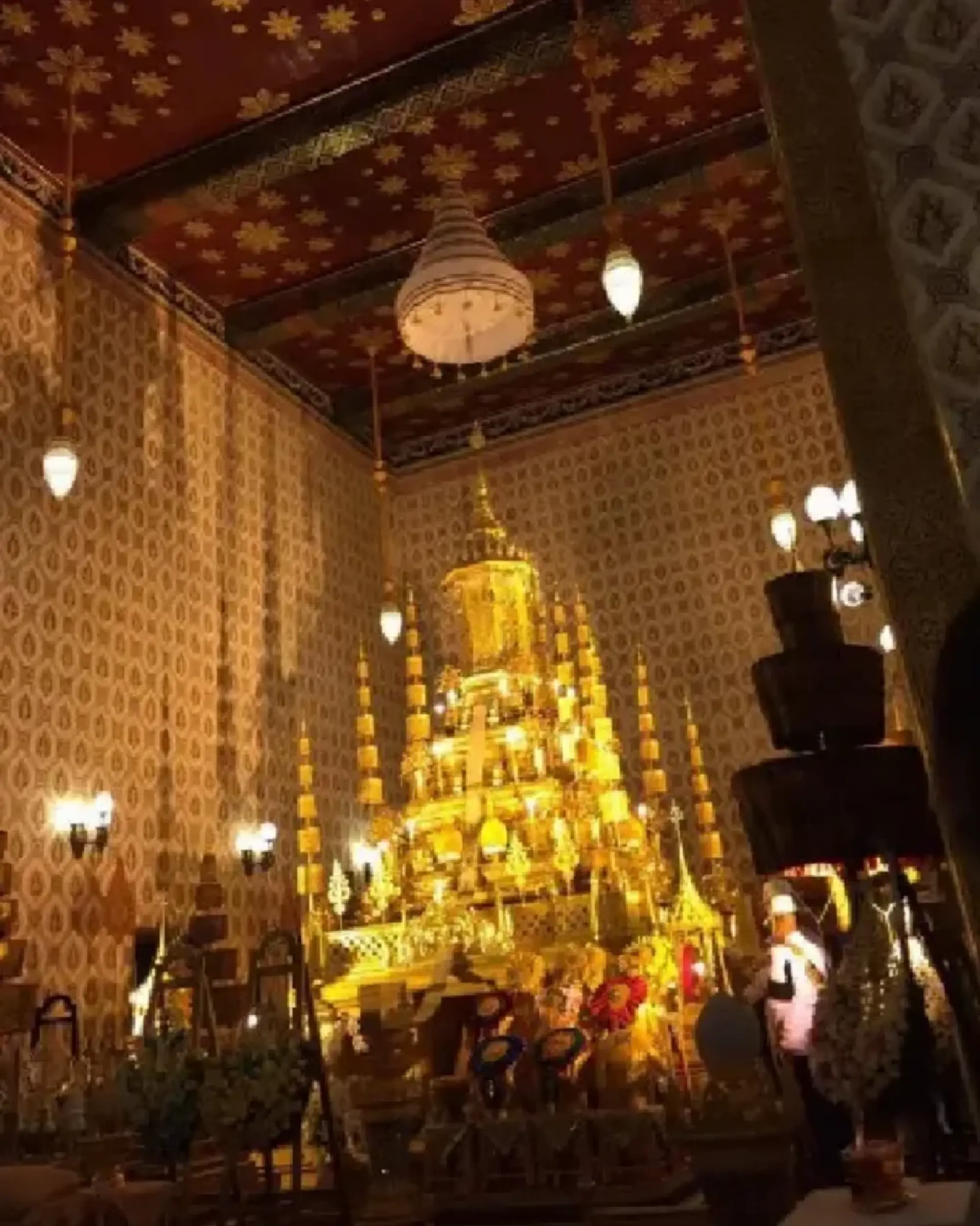 Legend of the Great Golden Royal Urn and the Fourteen Ranks of Royal Urns in the Thai Court