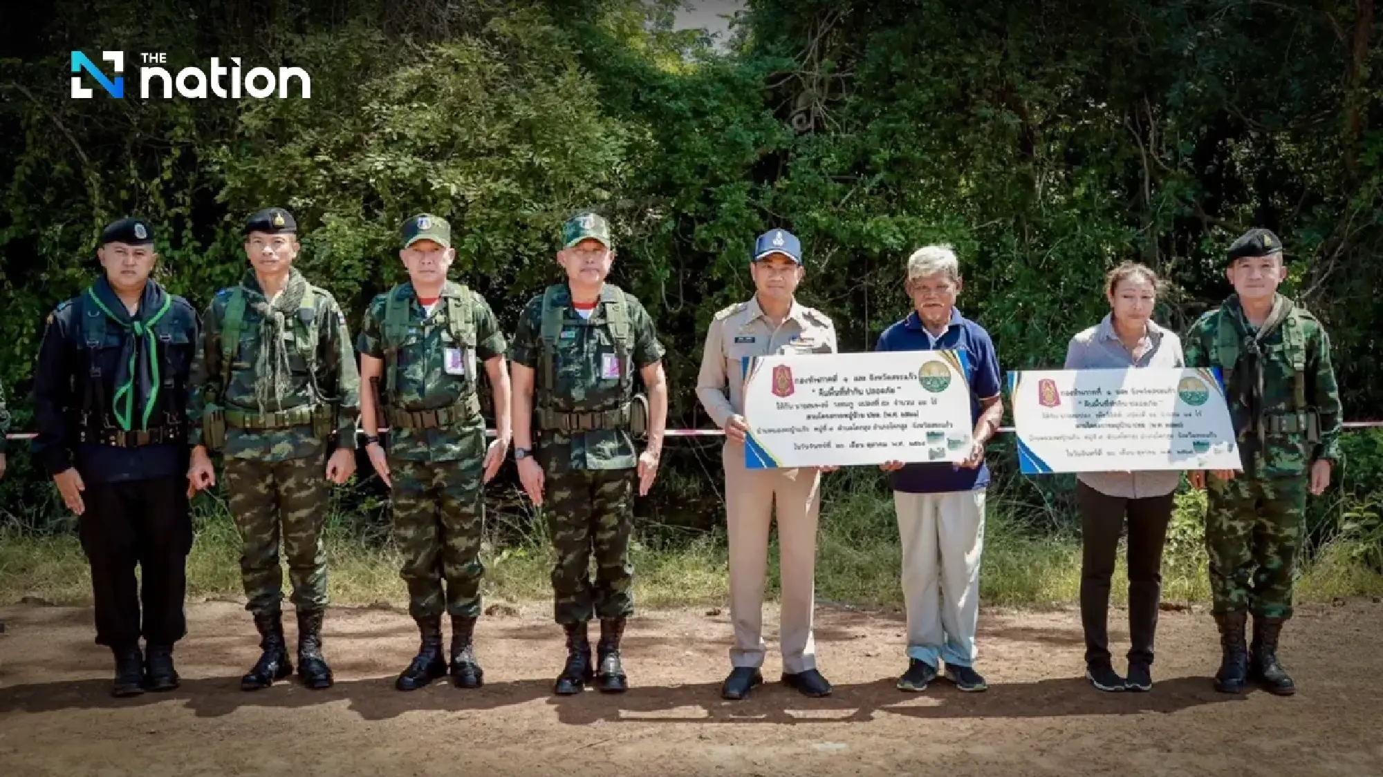 1st Army Region and Sa Kaeo governor clear landmines in Ban Nong Chan