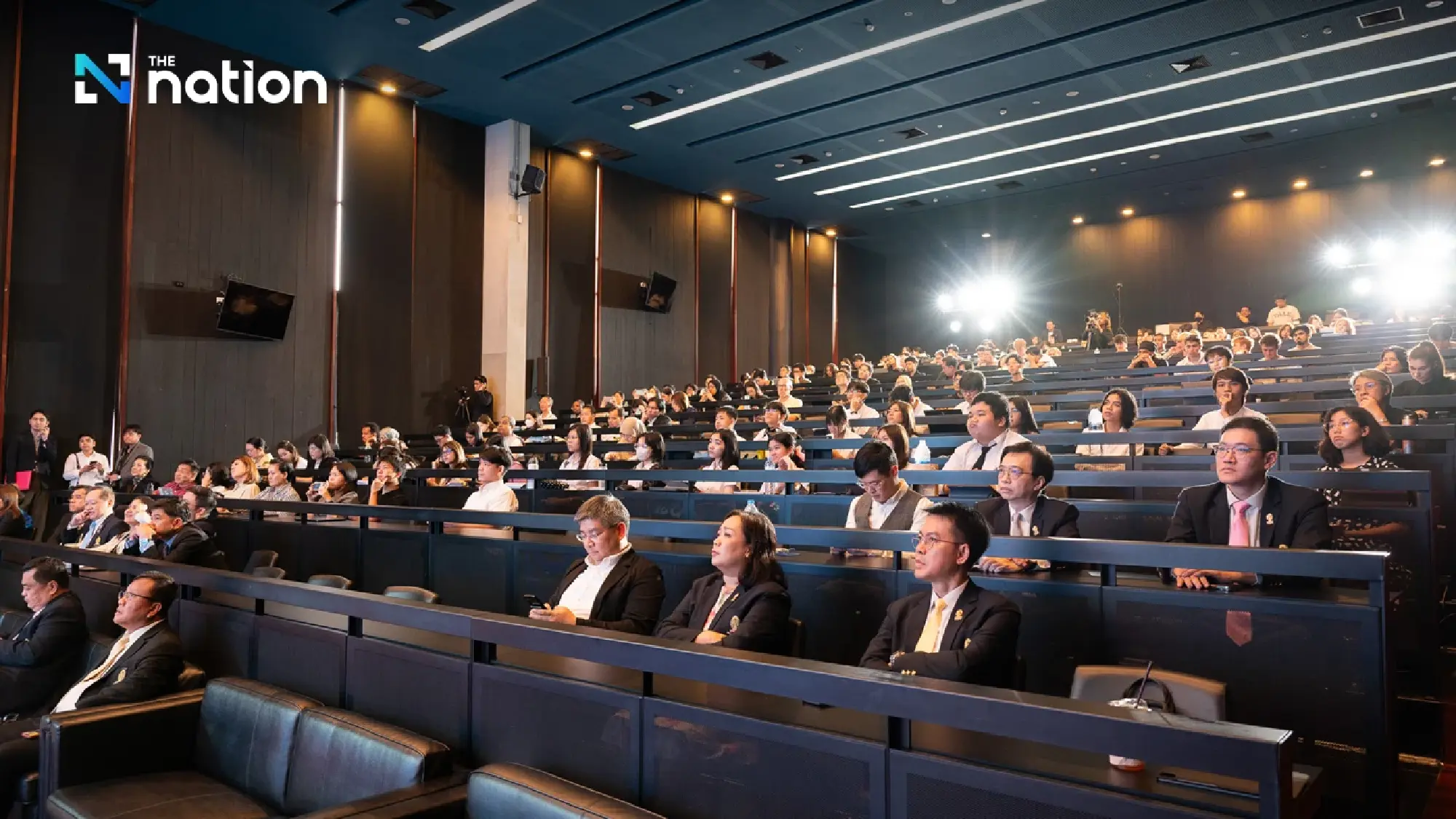 Thai University Partners with US Professor on Future Skills for the AI Age