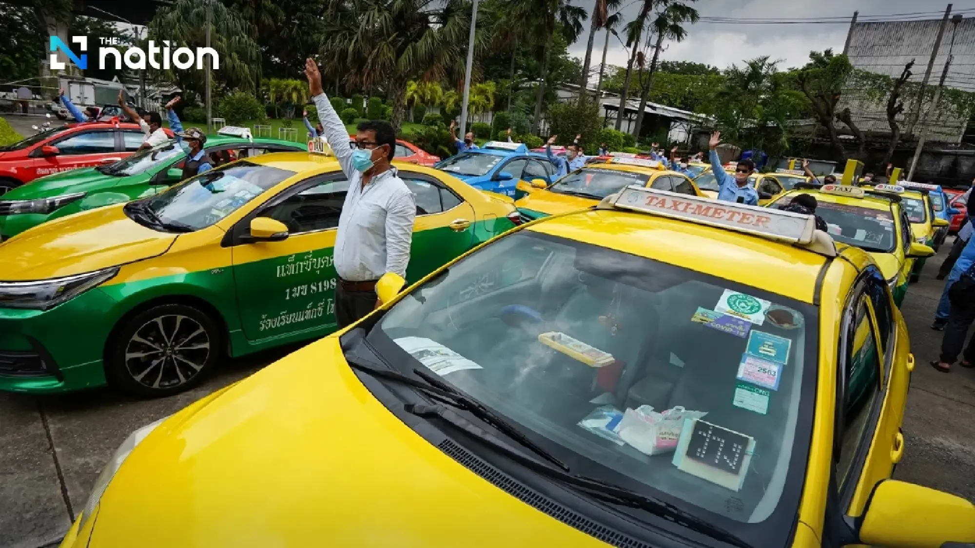 Taxi service fee to rise by 10–20 baht during rush hours