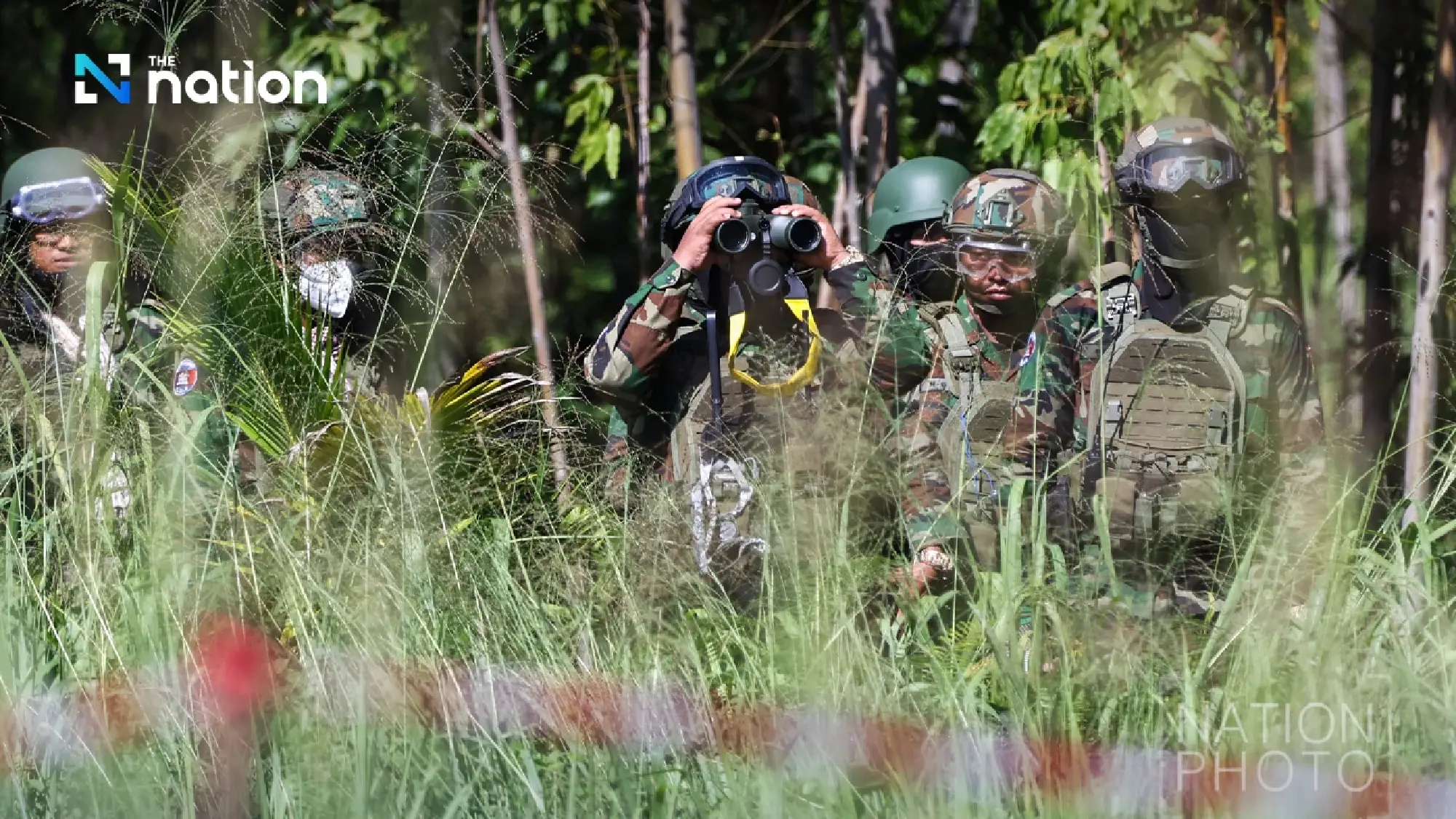 Thai troops press on with mine clearance despite Cambodian onlookers