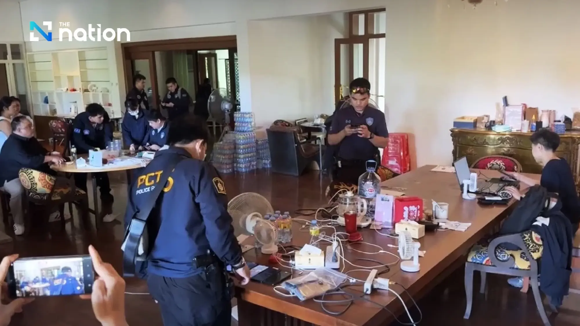 20 Chinese suspected scammers arrested in Chiang Mai