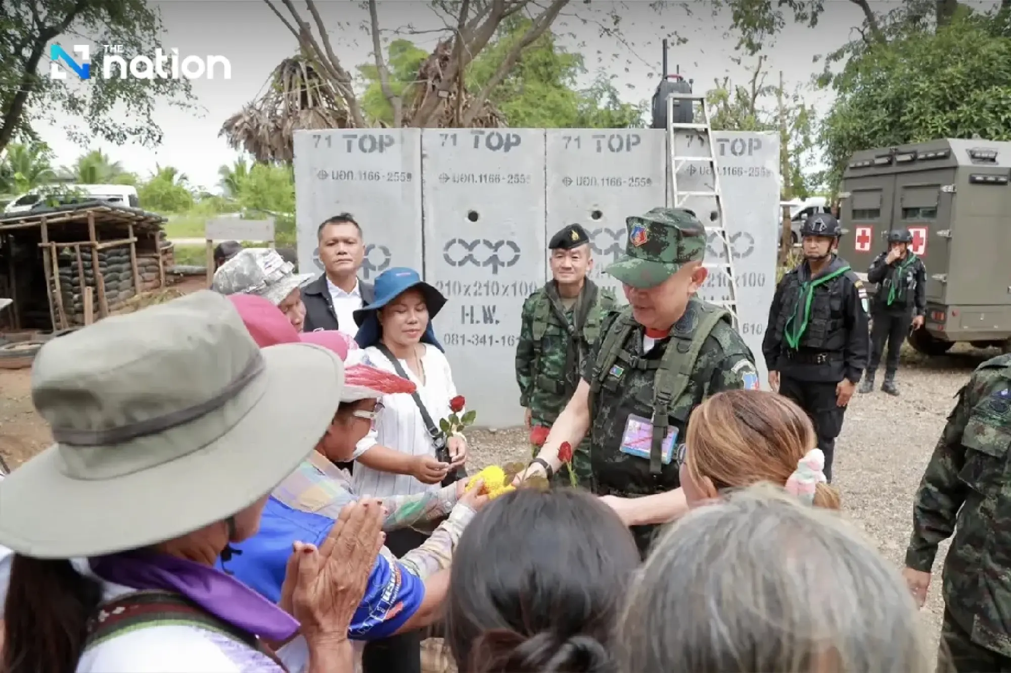 First Army Area deploys crowd control and bomb disposal units at Sa Kaeo border