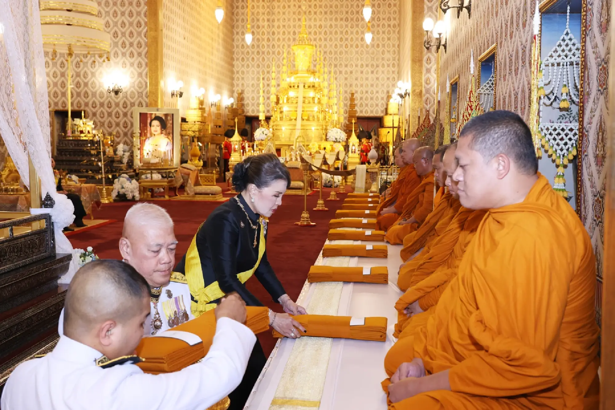Their Majesties perform royal bathing rites for Queen Sirikit, the Queen Mother