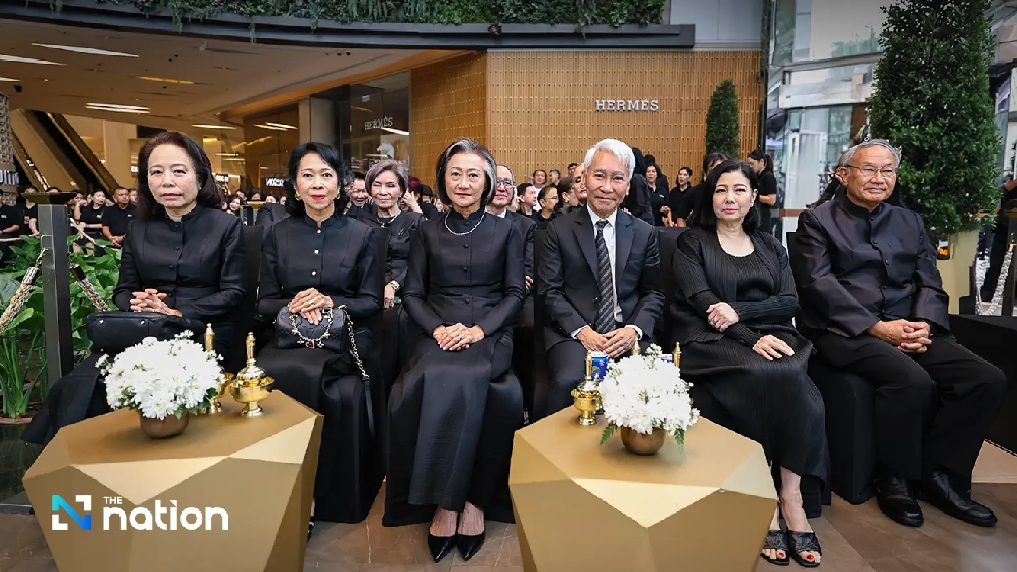 Siam Piwat holds almsgiving ceremony to honour Queen Sirikit The Queen Mother