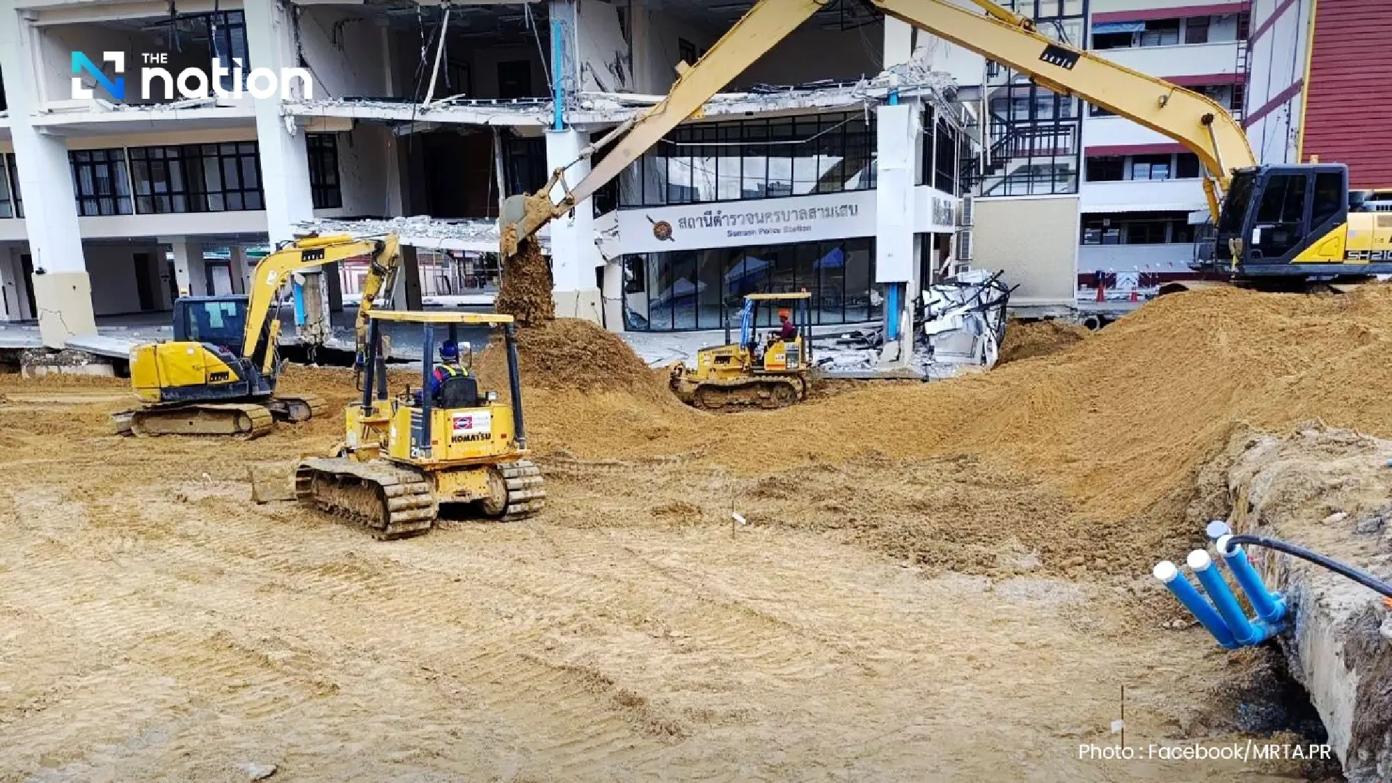 Bangkok governor inspects Samsen road, confirms MRT tunnel remains stable