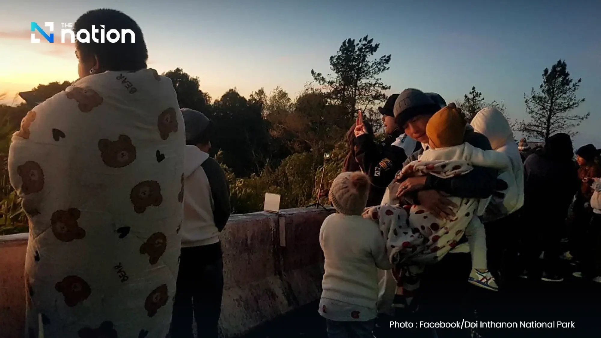 Tourists treated to hoar frost on Doi Inthanon as mercury plunges to 2°C