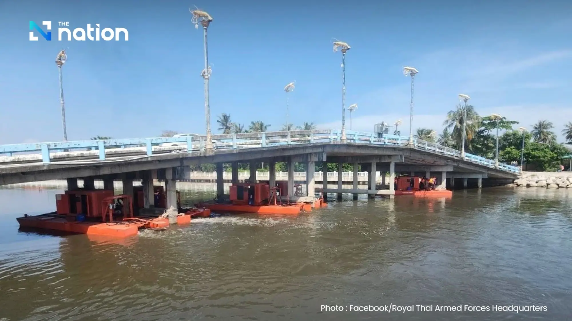 Water-Pushing Boats Deployed to Clear Songkhla Floodwaters