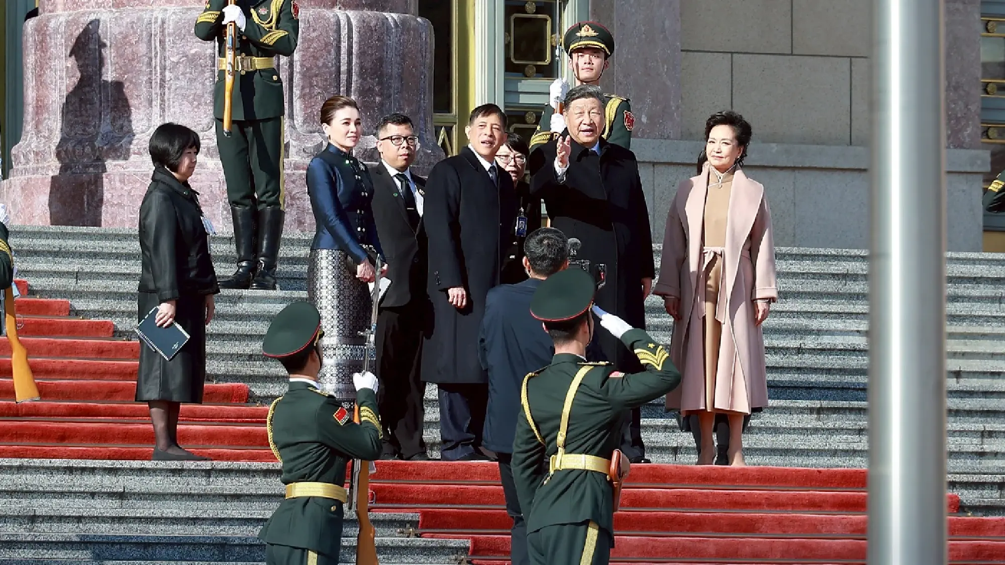 King and Queen welcomed by Xi Jinping at the great hall of the people