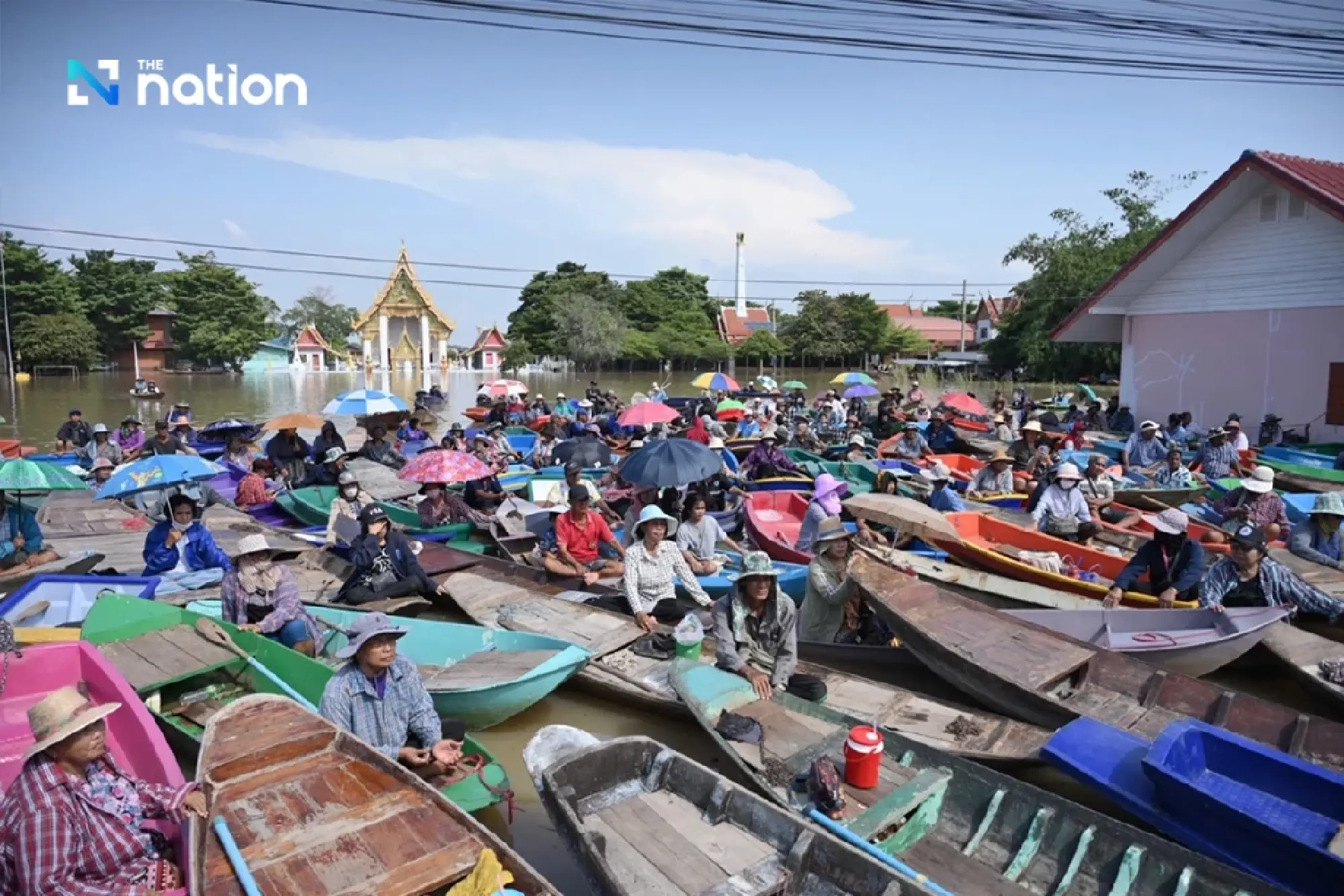 Anutin visits Ang Thong, Ayutthaya pledges monthly compensation for flood victims