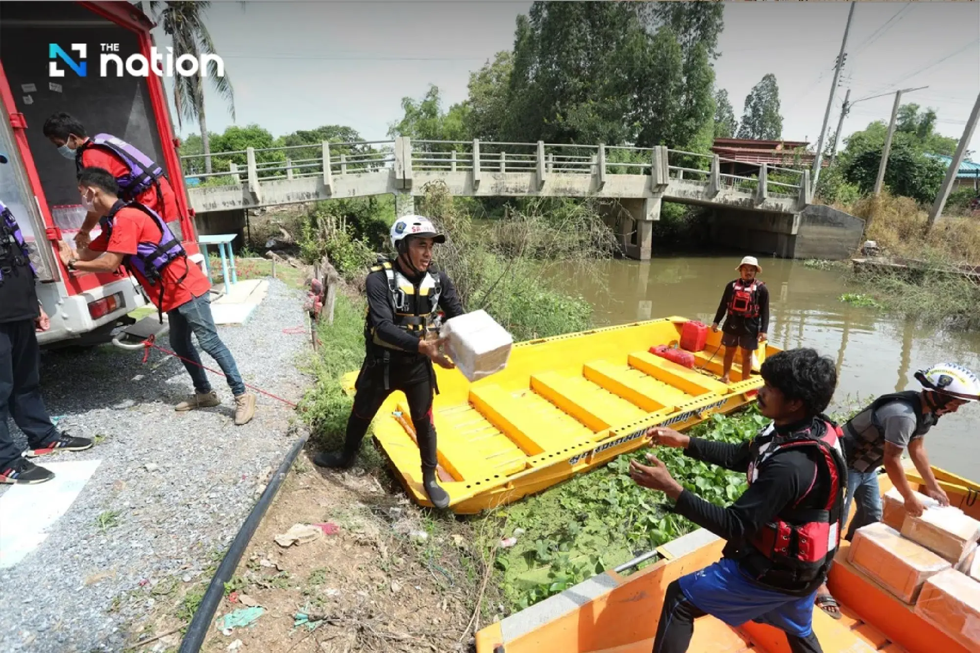 Thai Health System Rushes Mobile Dialysis and Supplies to Flood Victims