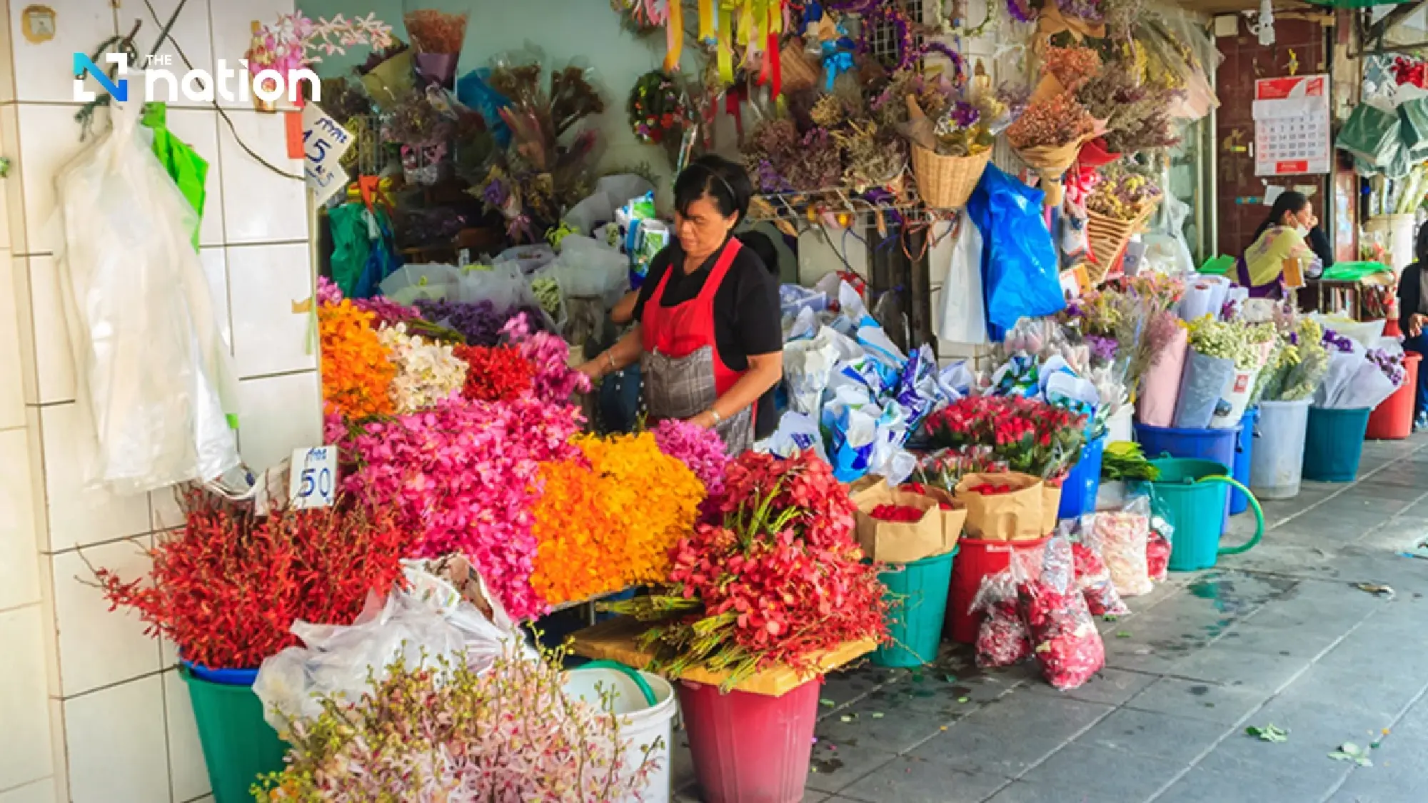 Explore Pak Khlong Talad: Bangkok’s Vibrant Flower Market