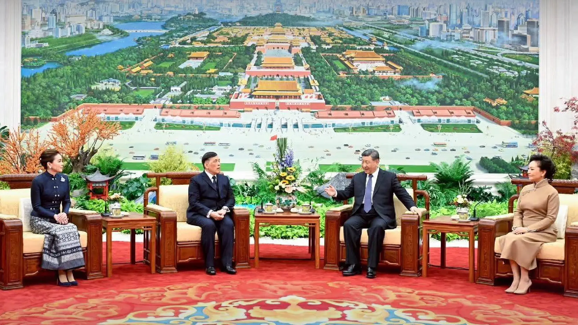 Xi Jinping grants audience to His Majesty the King, vows to deepen China–Thailand ties