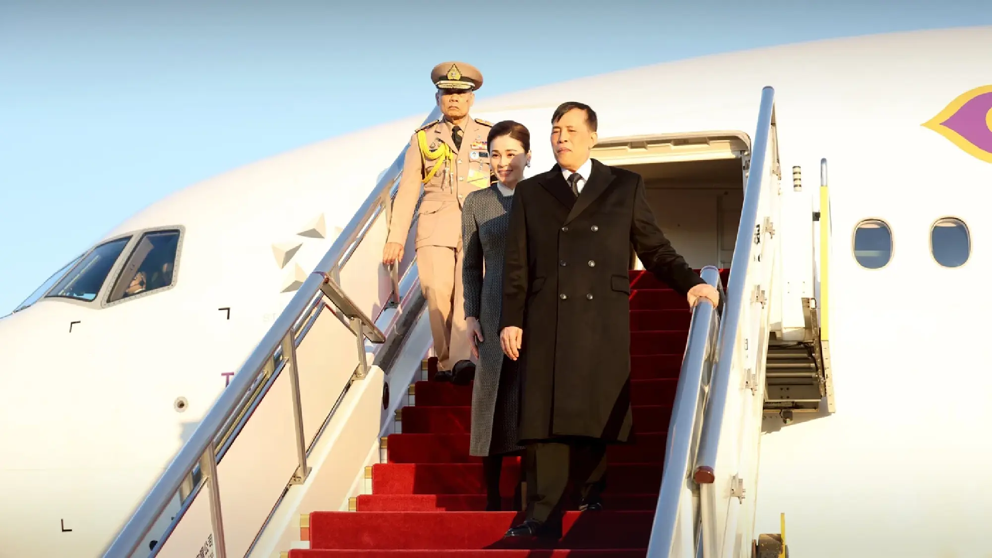 His Majesty the King and Her Majesty the Queen pay an official visit to the People’s Republic of China
