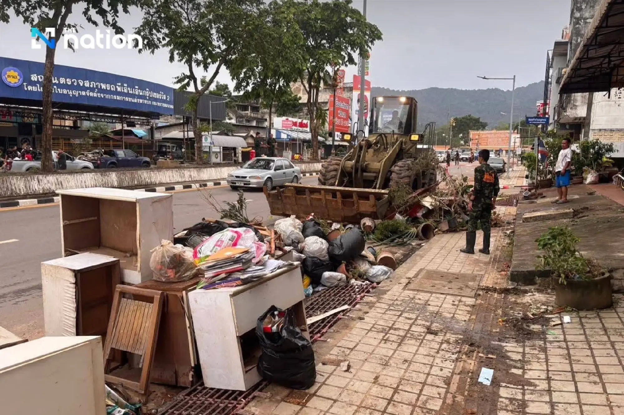 Floods Submerge 89 Districts in Southern Thailand; Aid Rushed In