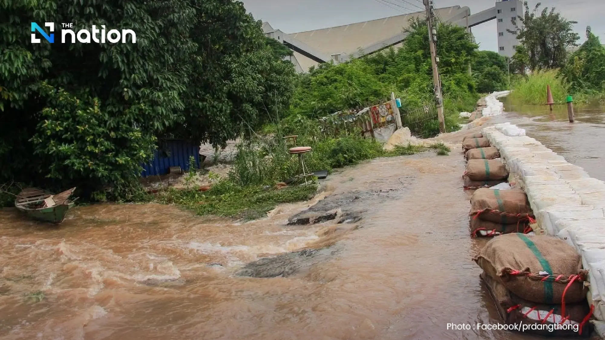 Emergency evacuation as Chao Phraya River floods Pa Mok District, Ang Thong