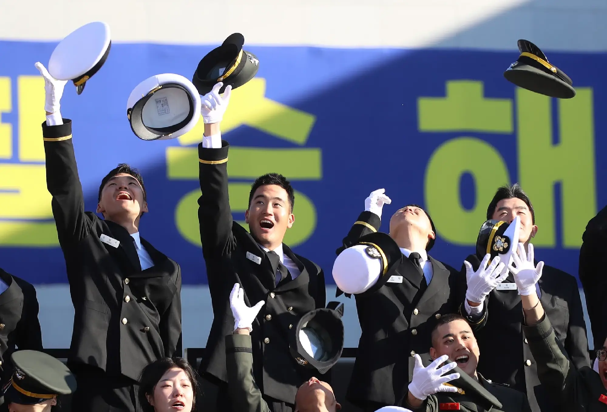 Samsung founding family in rare appearance as Lee's son joins Navy