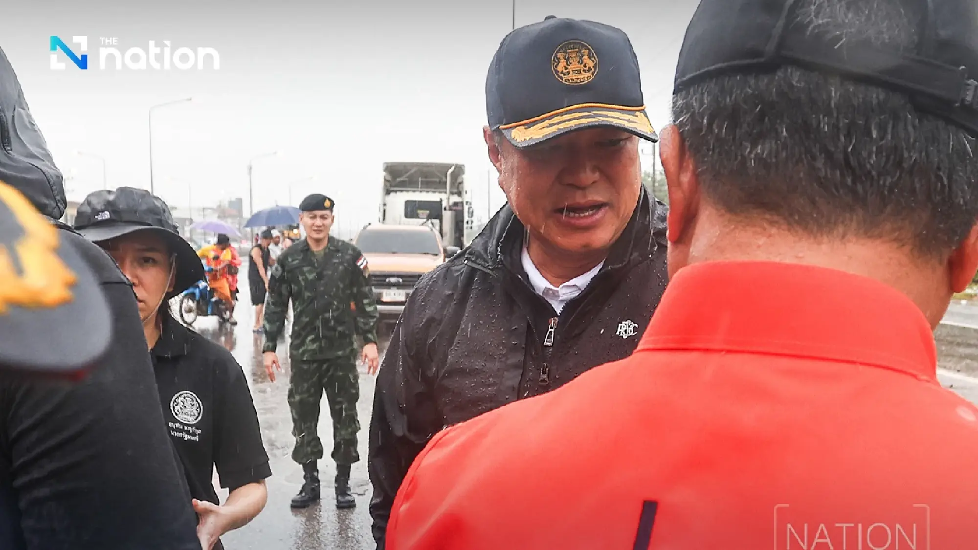 Anutin visits Hat Yai, vows to stay until flooding crisis is resolved