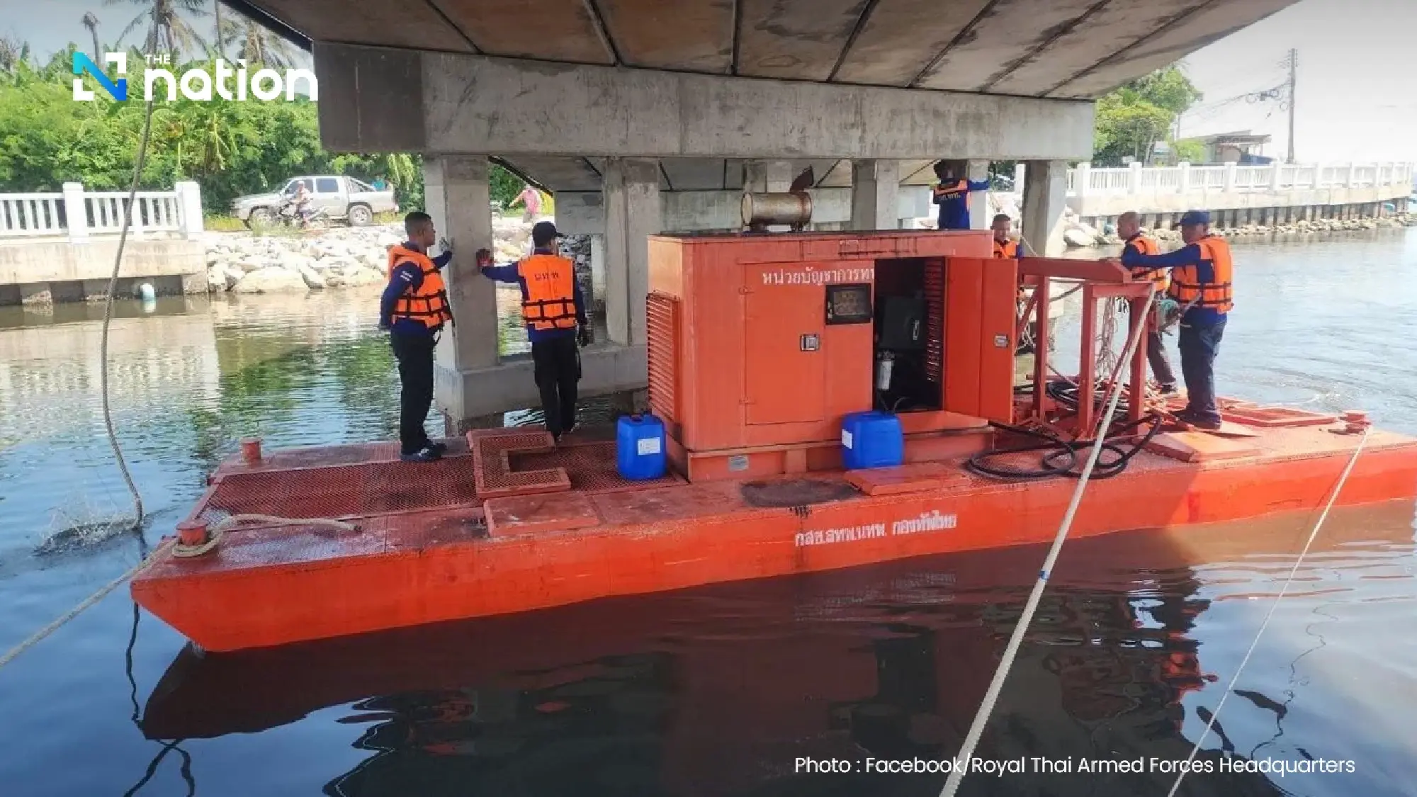 Water-Pushing Boats Deployed to Clear Songkhla Floodwaters