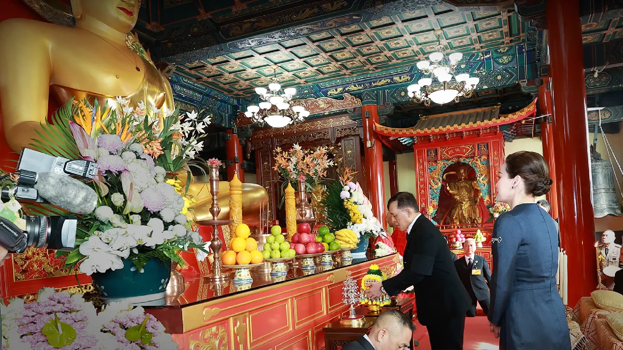 His Majesty the King and Her Majesty the Queen's Visit to Tiananmen Square and Lingguang Temple
