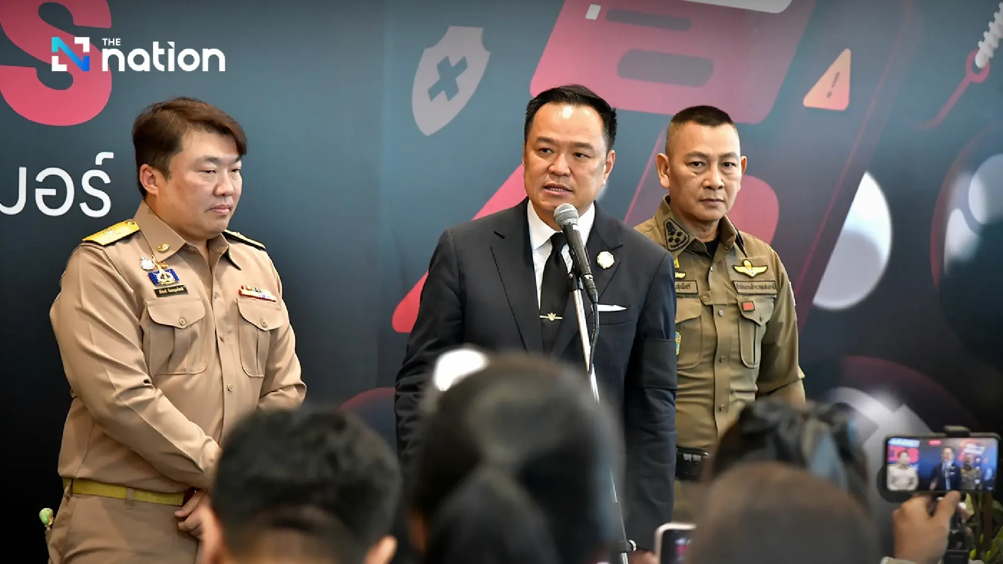 Anutin halts Thai-Cambodian peace declaration after Thai troops hit landmine again