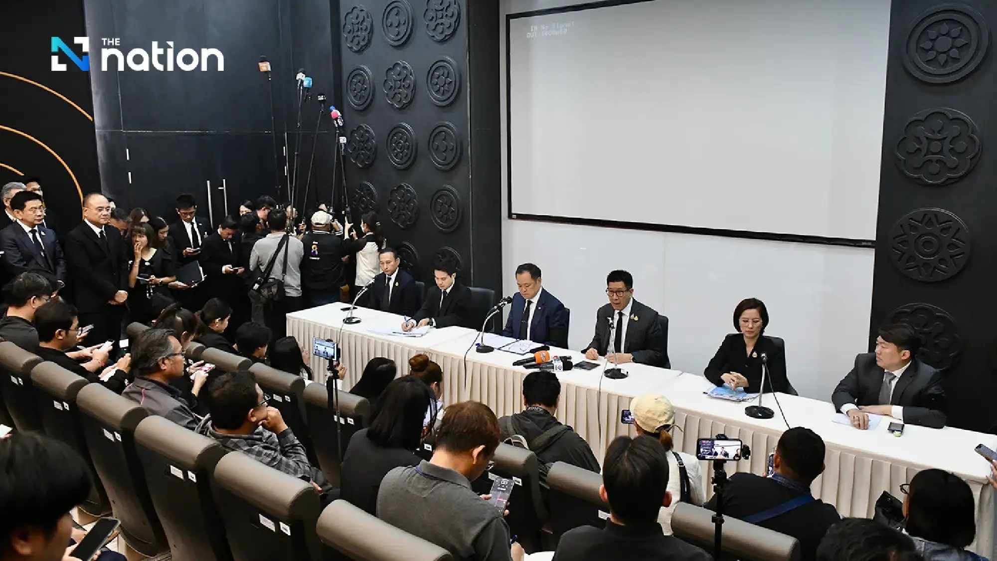 Govt announces string of measures to help southern flood victims