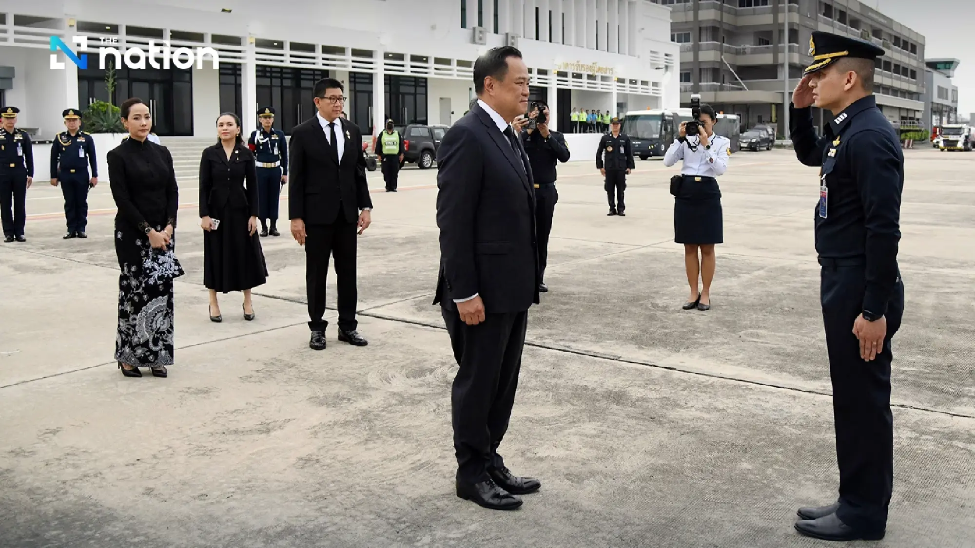 PM Anutin leads official visit to Singapore, sidesteps questions on release of Cambodian prisoners