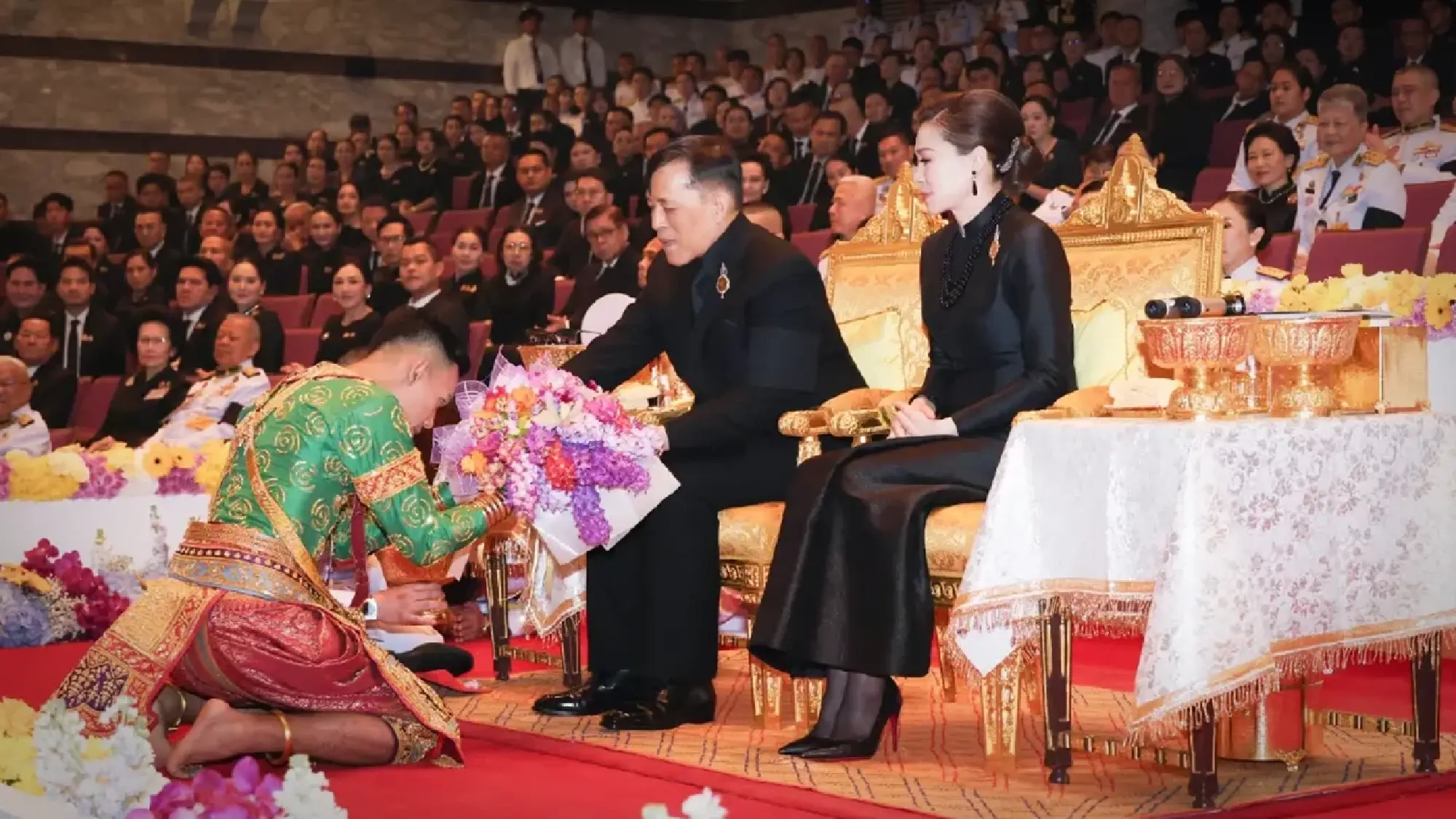 Their Majesties attend premiere of Khon performance Ramakien: Sathyapalee at Thailand Cultural Centre