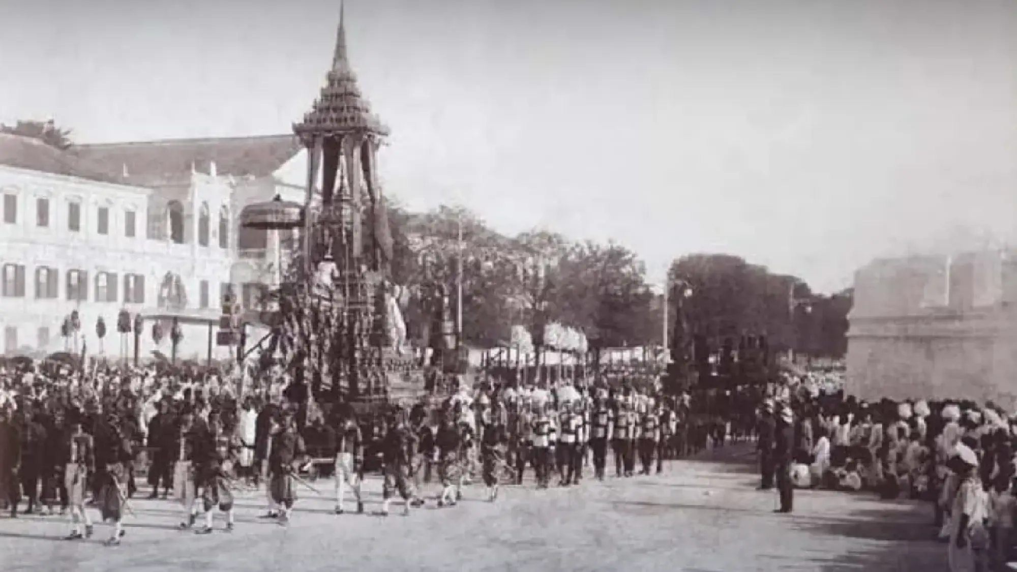 Explore the details behind the "Heavenly Vehicles" in the royal procession