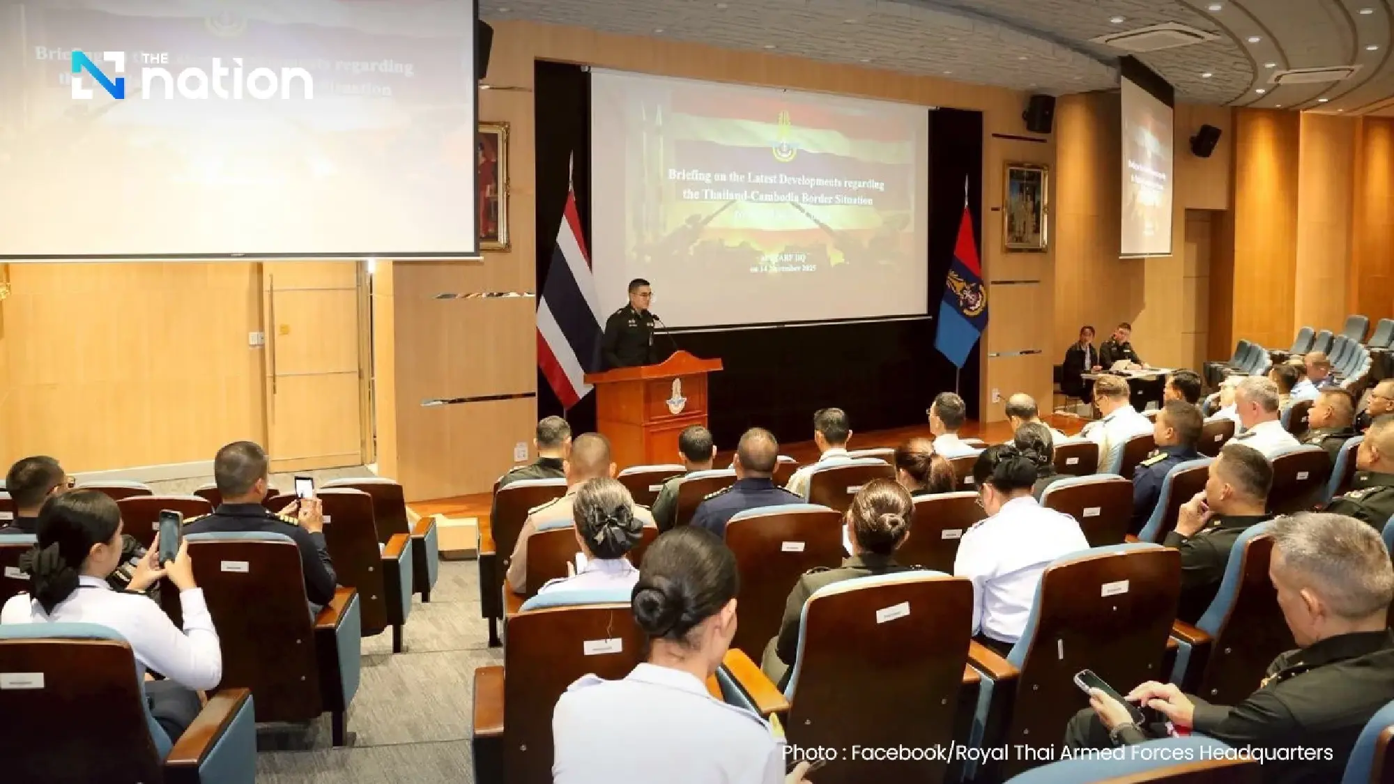 Thai Armed Forces present seized Cambodian soldier’s mobile phone to foreign defence attachés as evidence