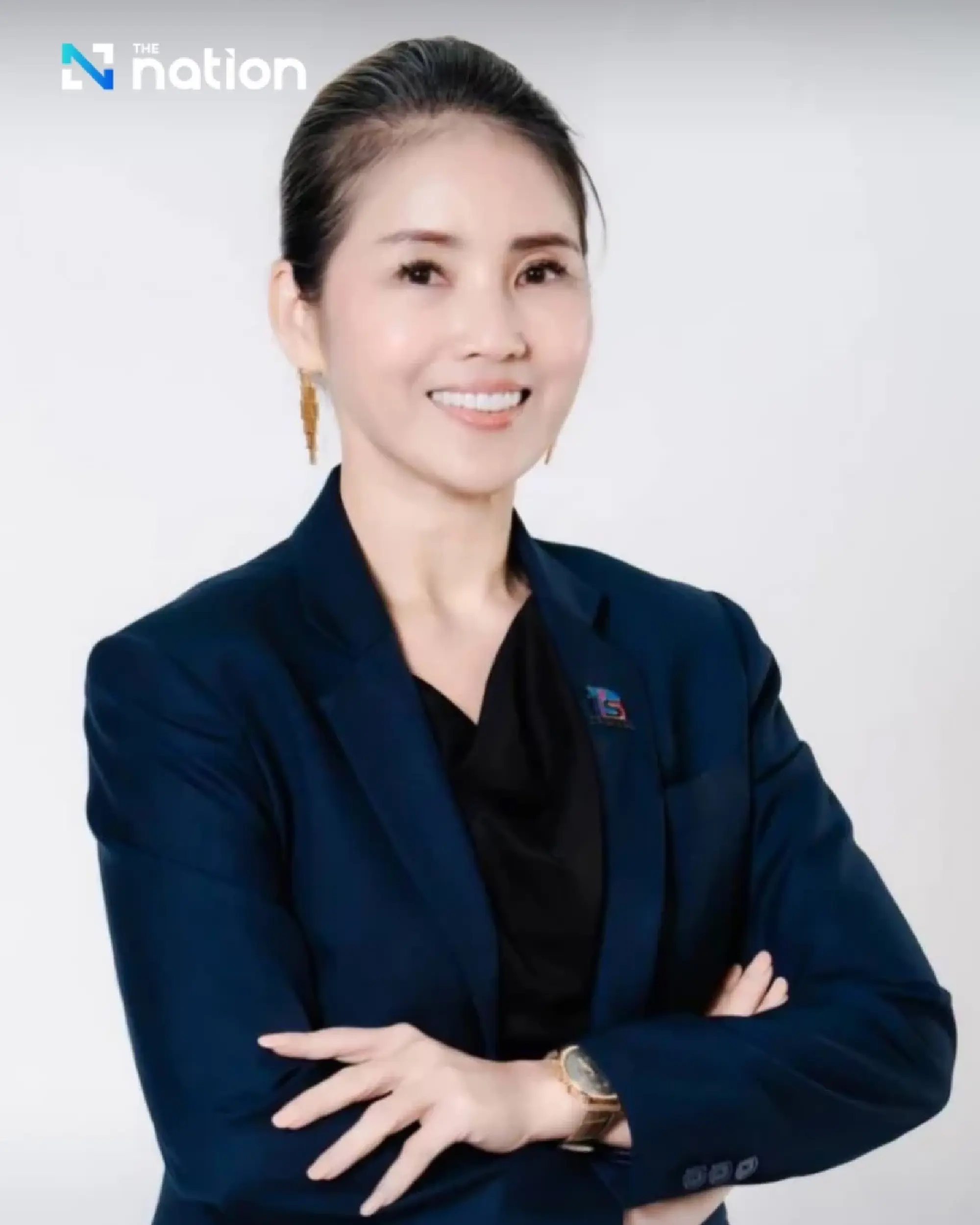 Thai Smile Bus donates 4.5-million-baht electric bus to Monthongwitaya School