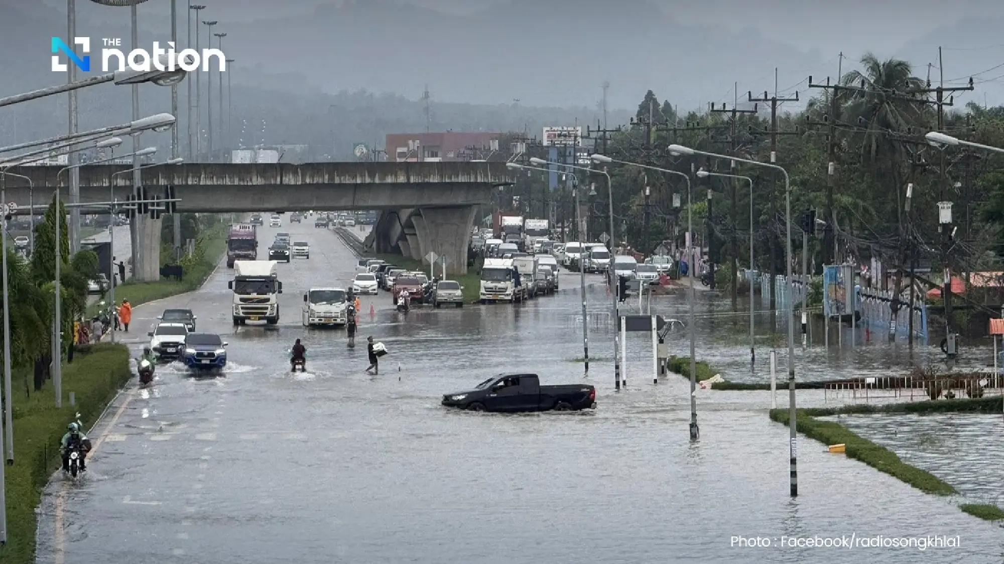 Songkhla sees floodwater recede, but road hazards persist in some areas