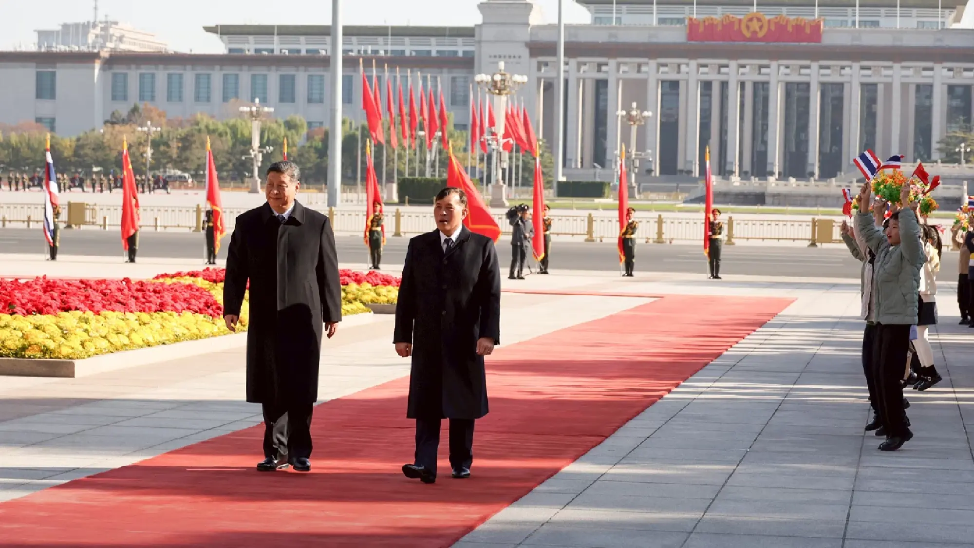 King and Queen welcomed by Xi Jinping at the great hall of the people