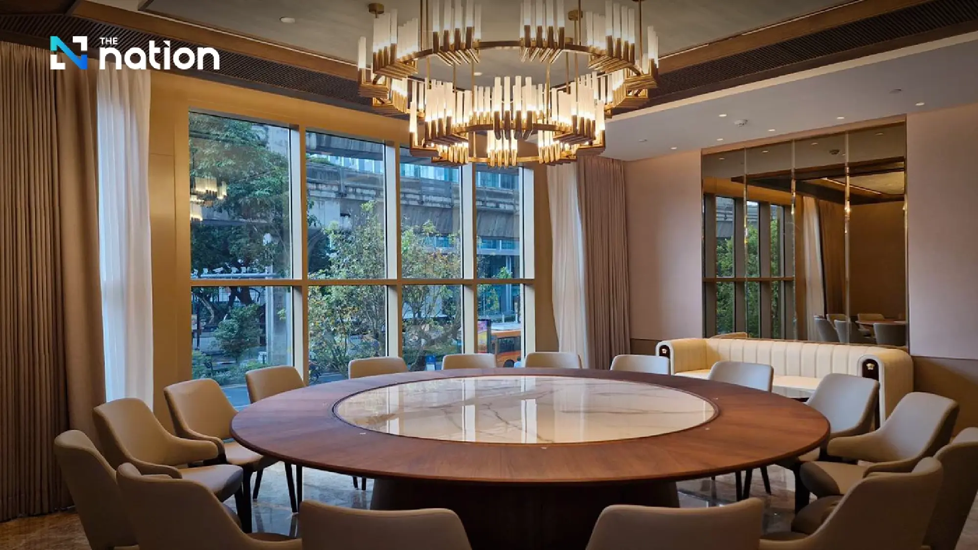 Chef Man Ratchadamri reopens at new home, serving Cantonese classics in grand style