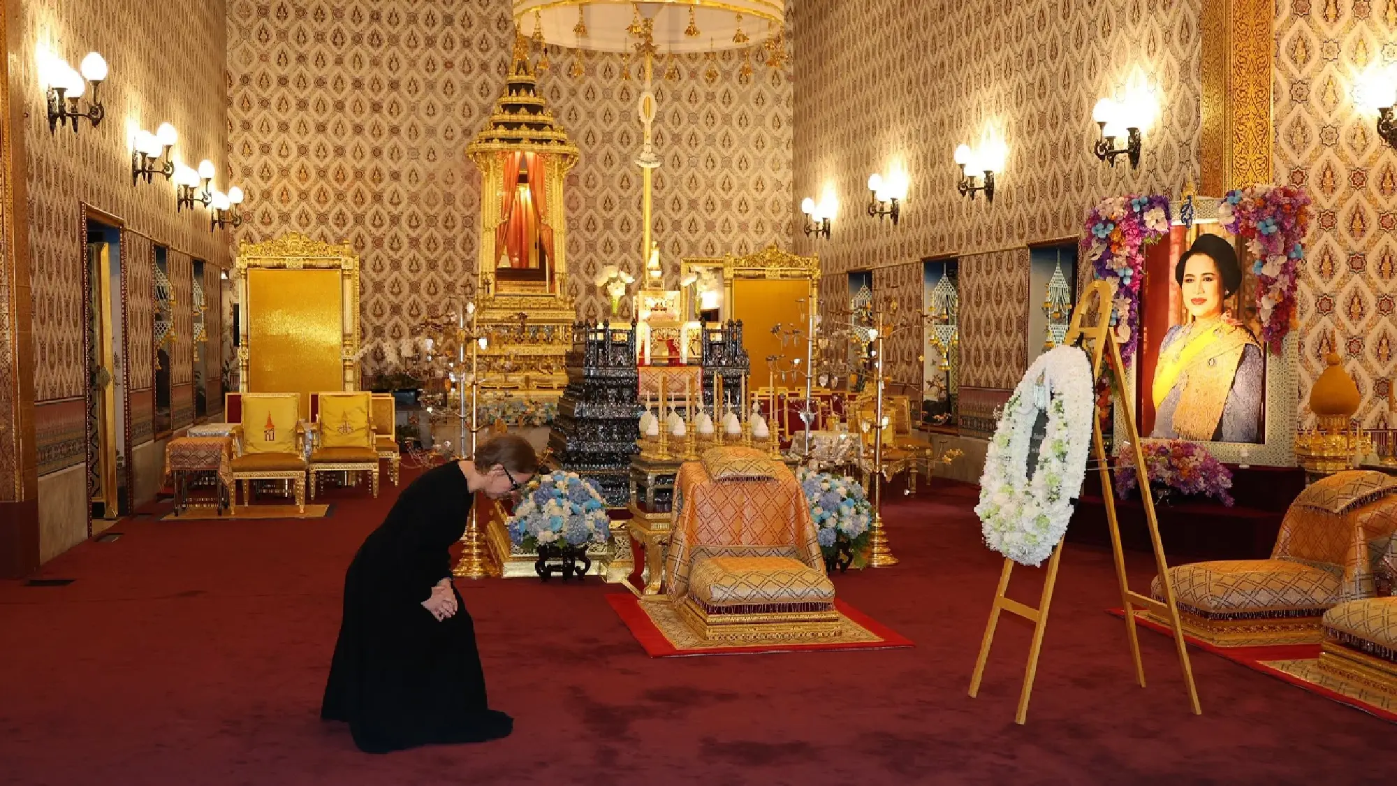Diplomats pay tribute to Her Majesty Queen Sirikit The Queen Mother at Dusit Maha Prasat