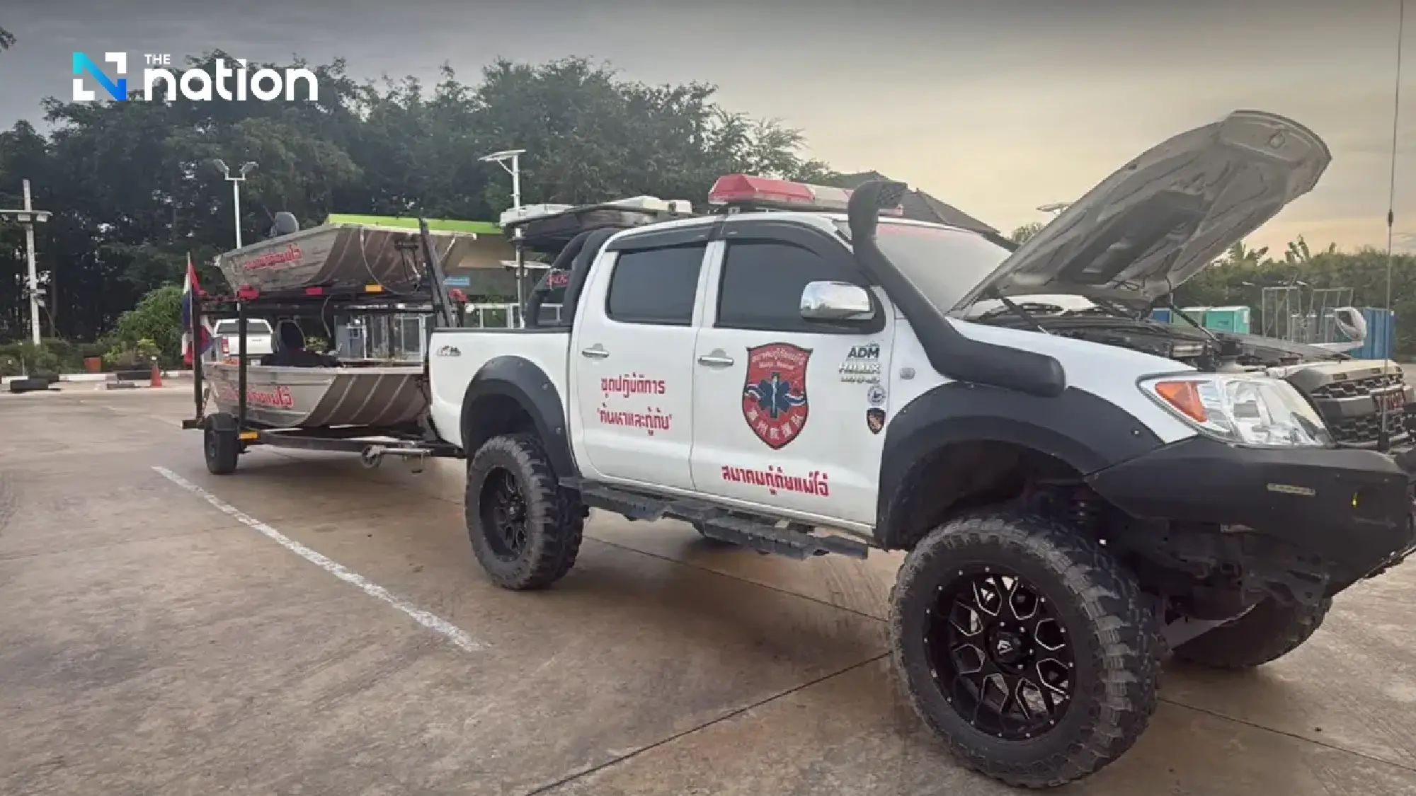 Hat Yai flood crisis deepens as water rises above critical levels on Hat Yai Nai Bridge