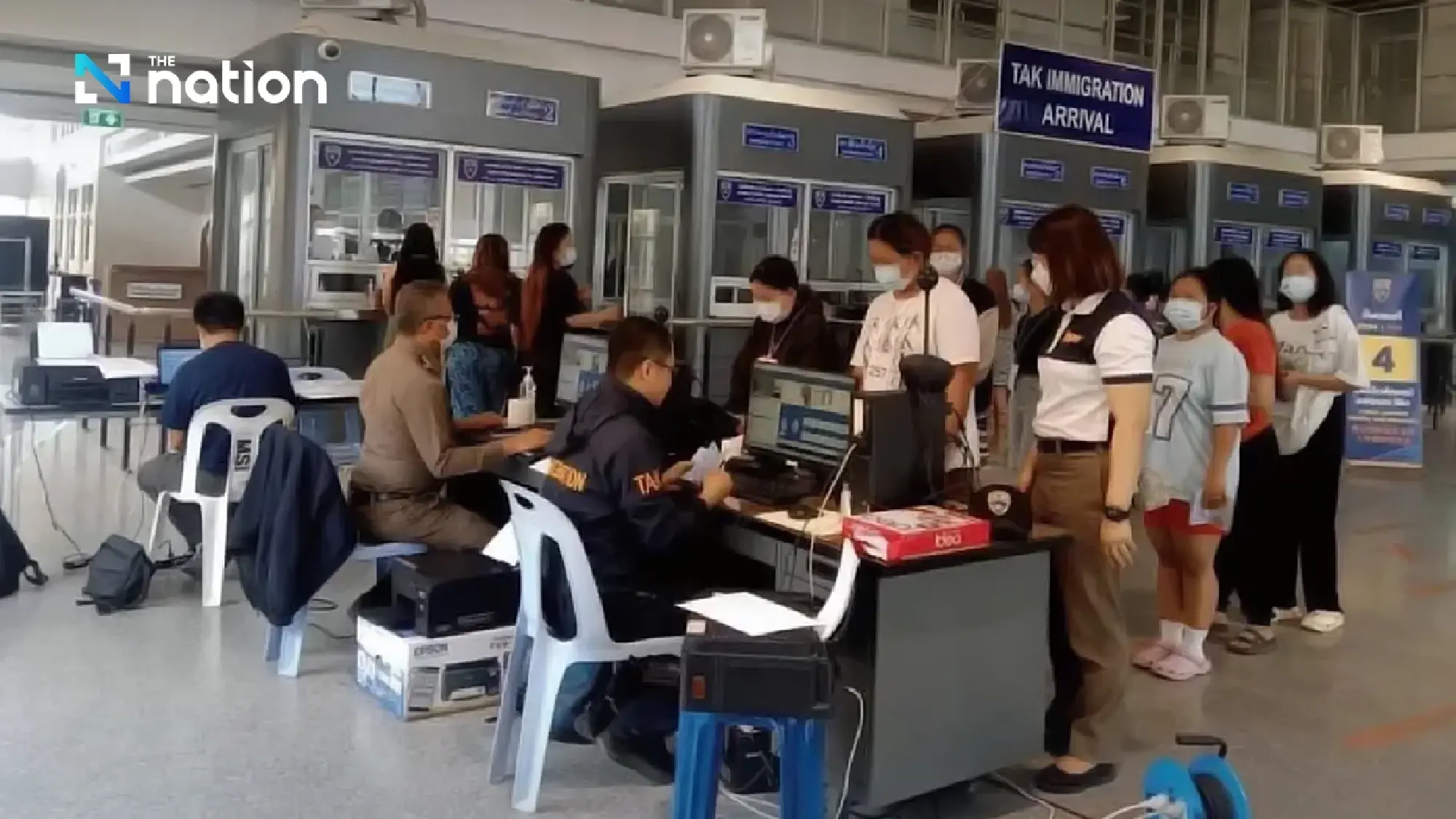 Thai Army closely monitors Thai-Myanmar border as over 1,500 people flee from KK Park zone