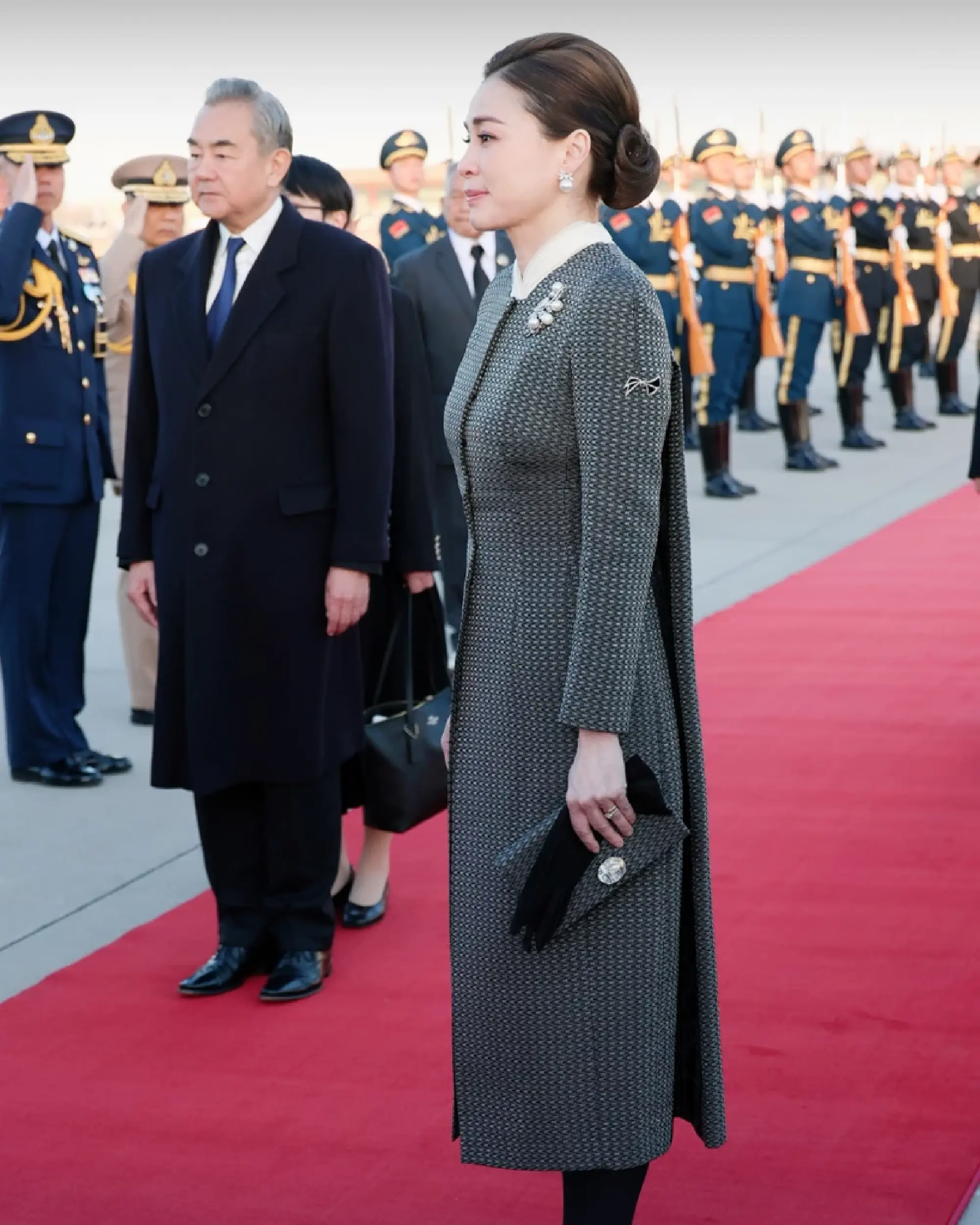 His Majesty the King and Her Majesty the Queen pay an official visit to the People’s Republic of China