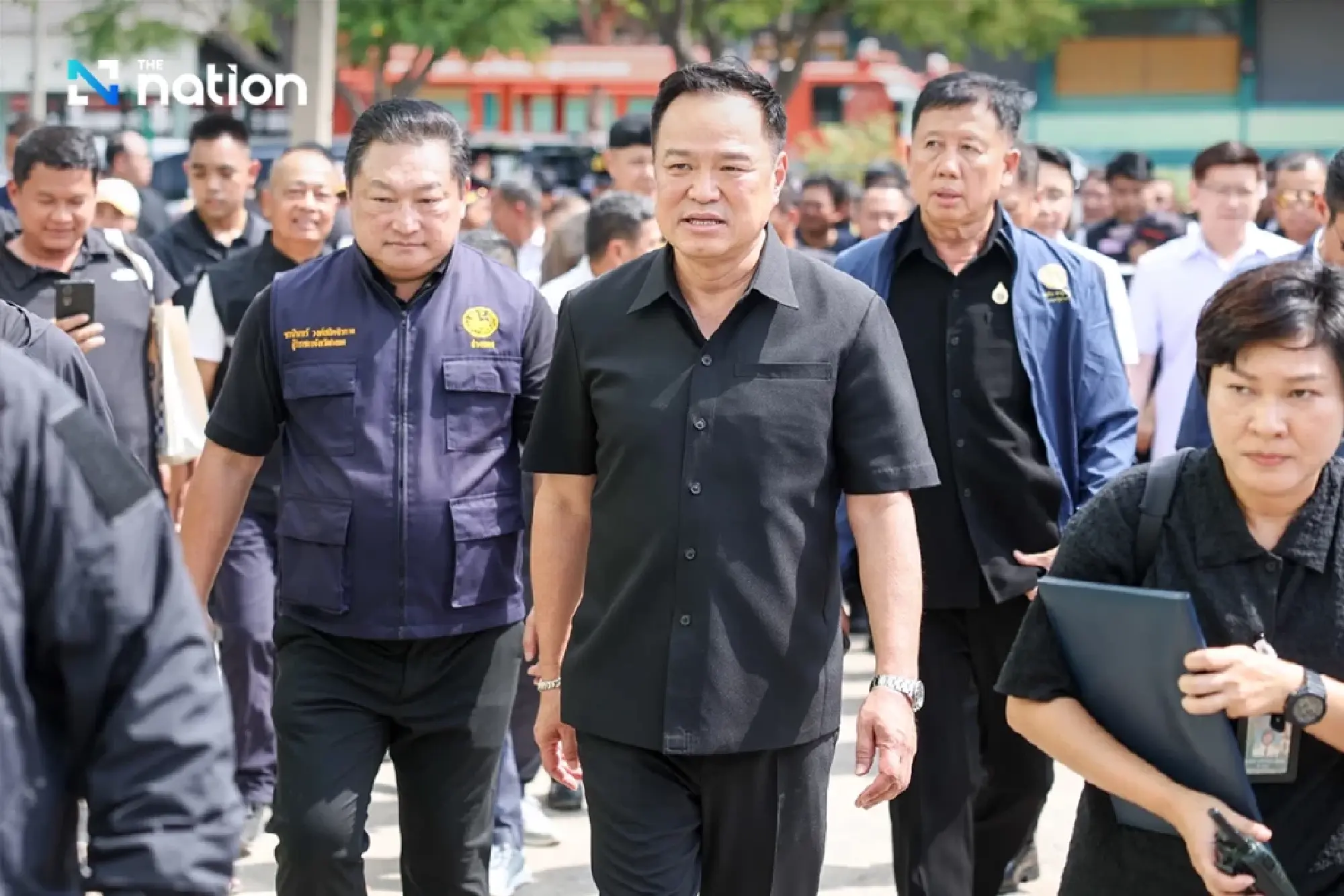 Anutin visits Ang Thong, Ayutthaya pledges monthly compensation for flood victims