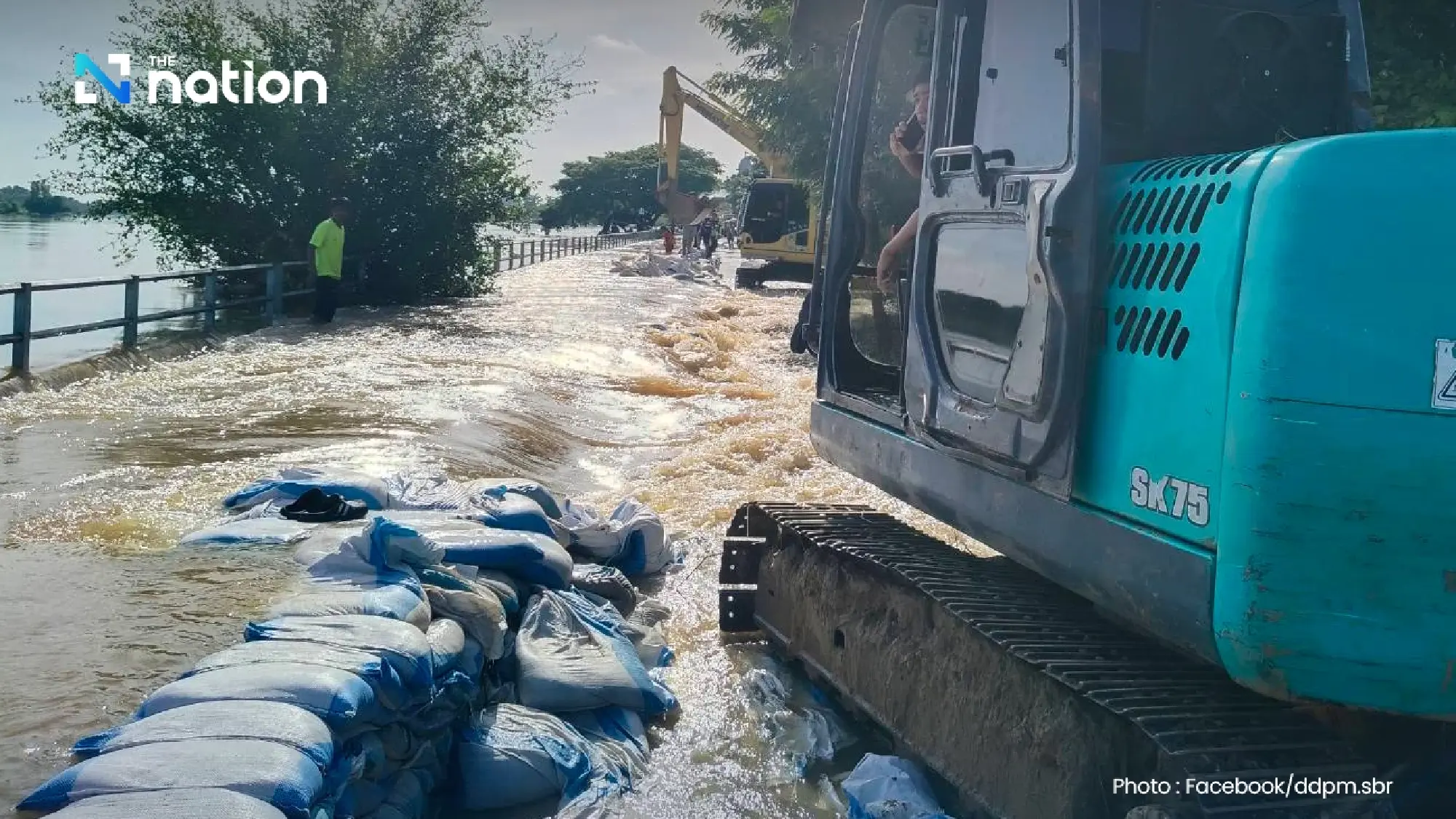 Severe flooding in Sing Buri as riverbanks collapse, evacuation ordered