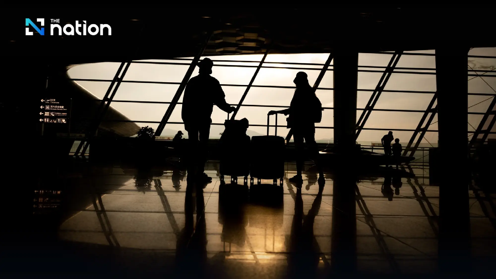 US orders 10% flight cut at 40 airports amid record shutdown